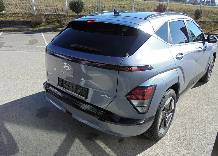 Zunanja slika - Hyundai Kona - Electric 48.6 kWh 99kW PREMIUM°WINTER° ZALOGA ° - 5