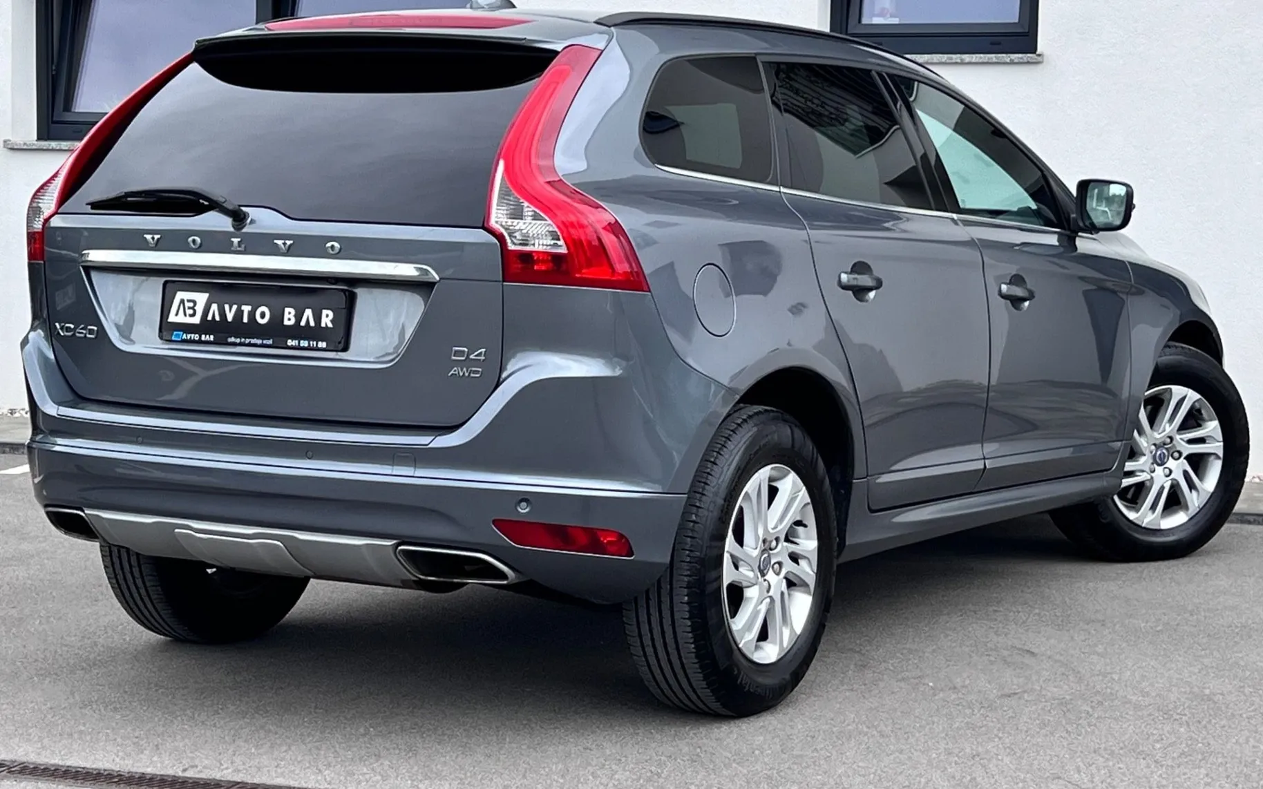 Zunanja slika - Volvo XC60 - 2.4 AWD D4+XENON+NAVI+KLJUKA - 6