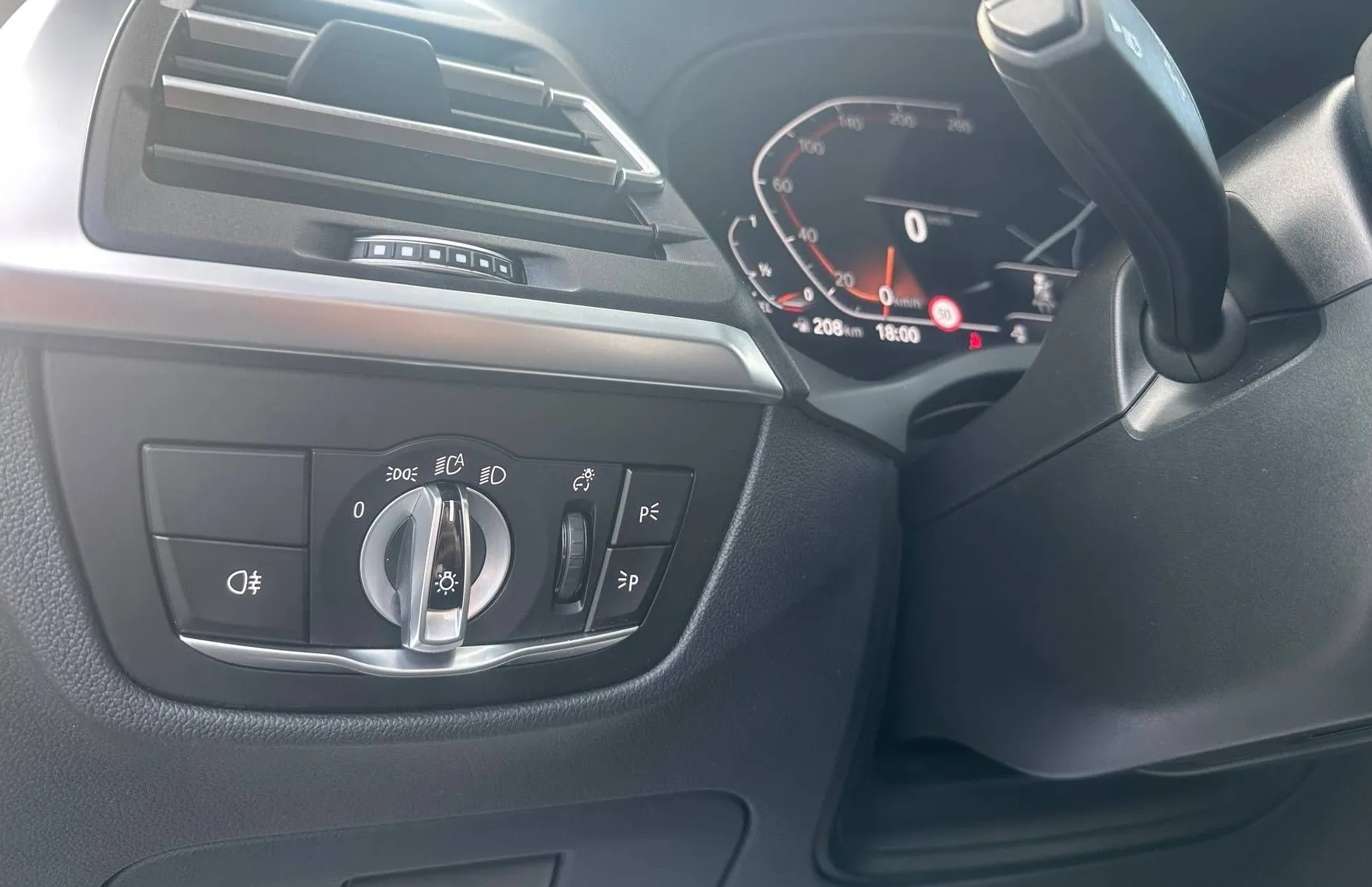 Zunanja slika - BMW X3 - serija : xDrive 20 D X LINE SAMO 68000 KM KOT NOV - 16