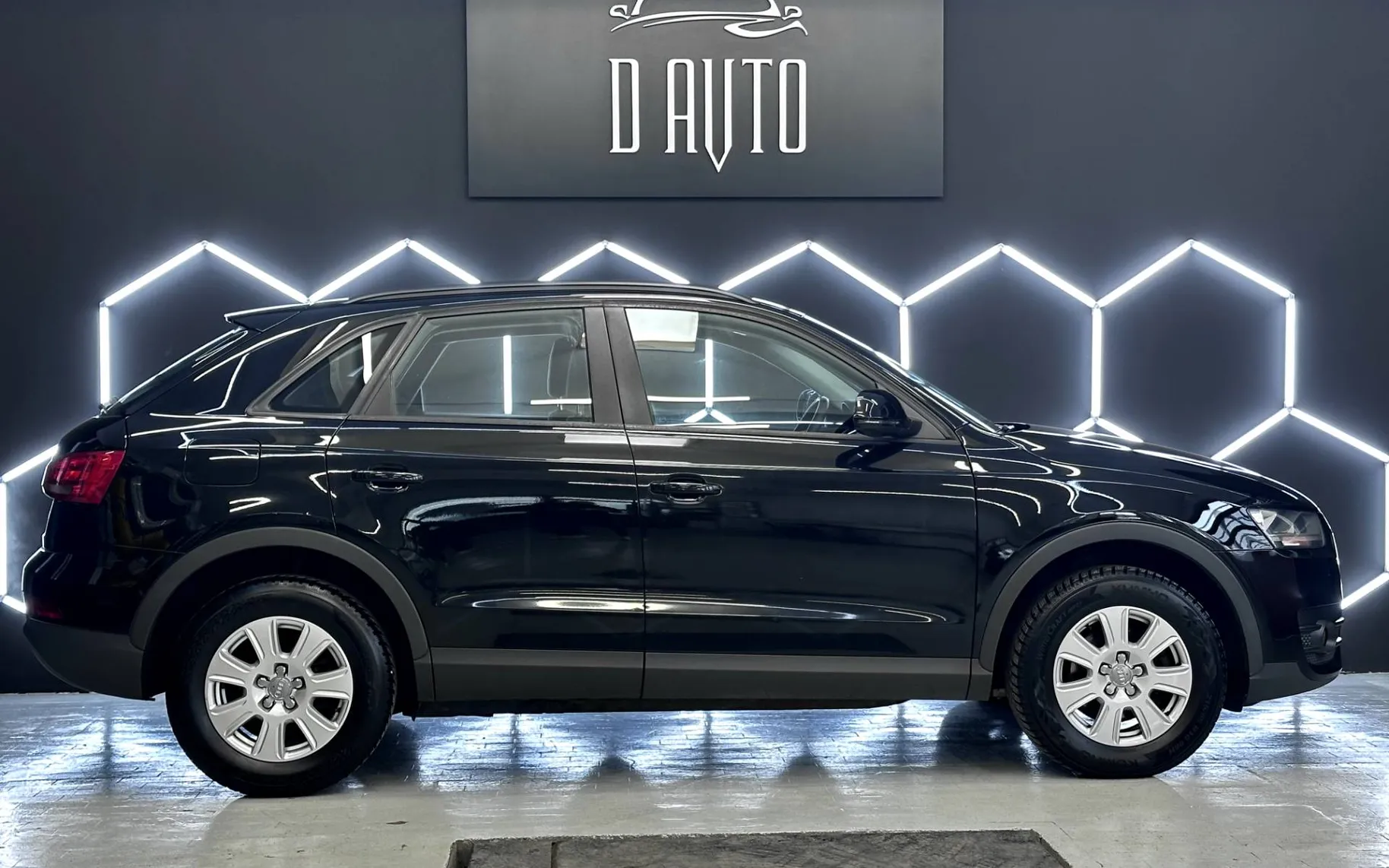 Zunanja slika - Audi Q3 - 1.4 TFSI 110  150  ODLIČEN - 5