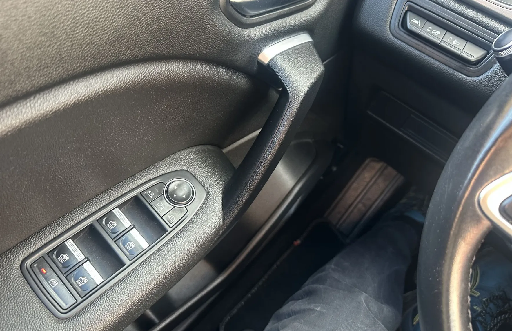 Zunanja slika - Renault Captur - TCe 130 Intens.TCe 130.USNJE.NAVI.96 KW.BENZIN - 13