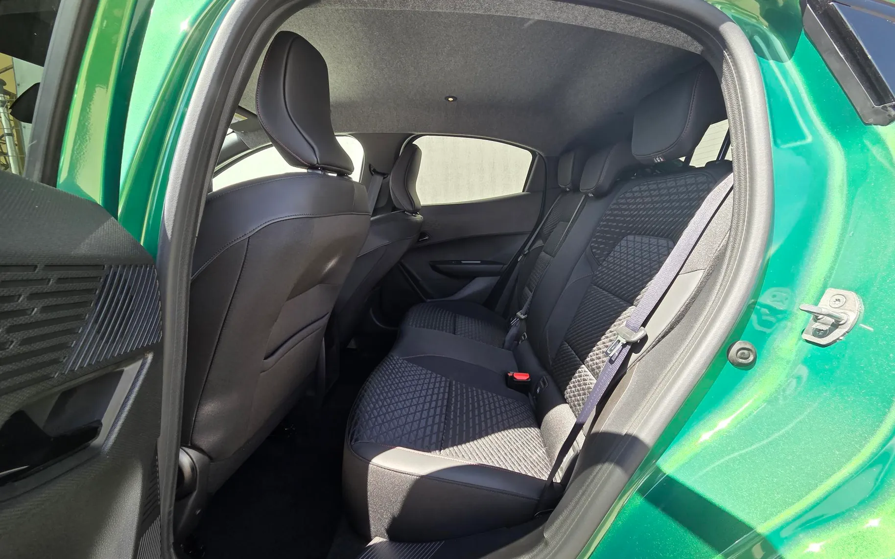 Zunanja slika - Renault Clio - 6 Techno TCE 115 Avto+Paket Zima+Zimske gume - 14