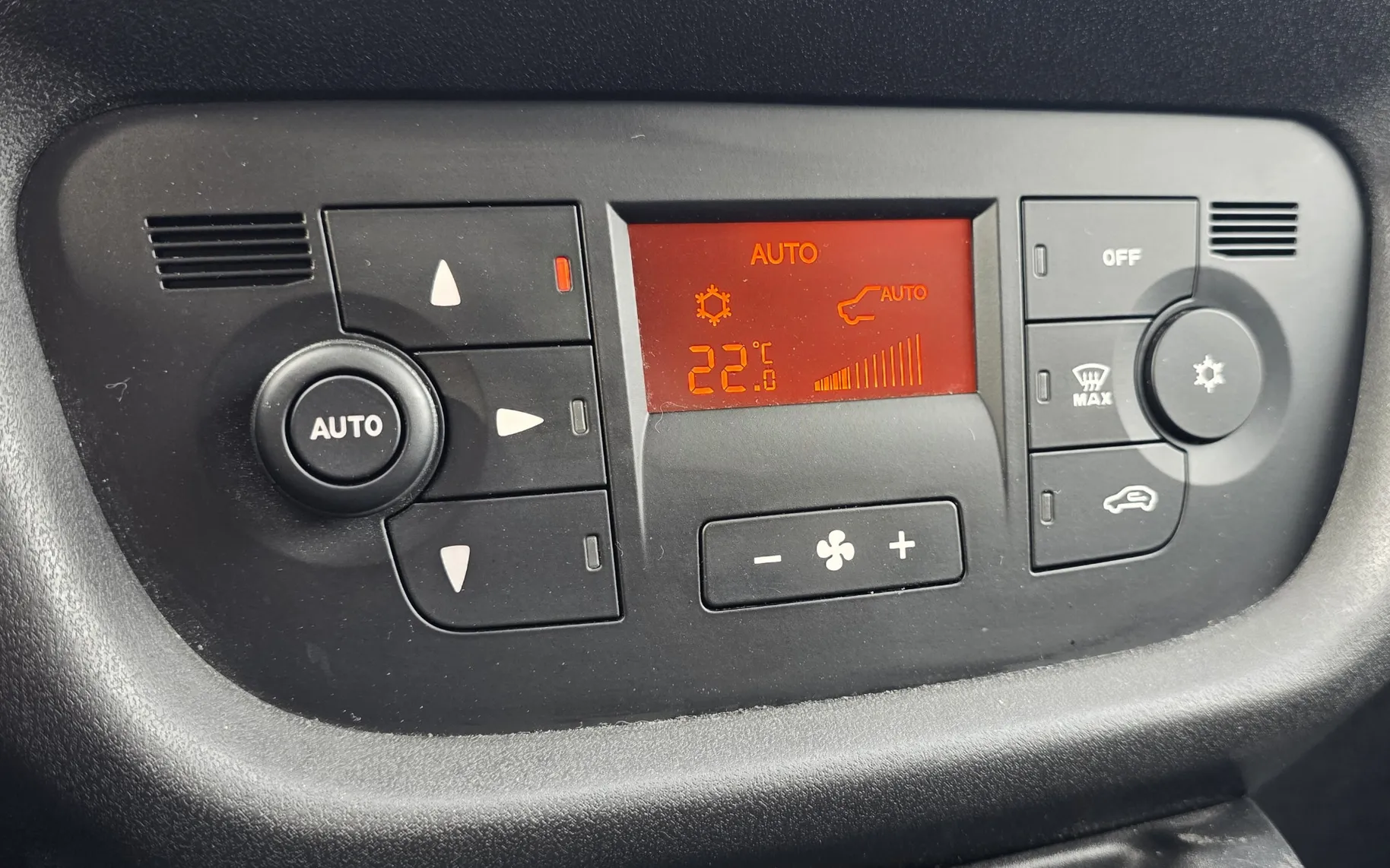 Zunanja slika - Fiat Doblo - 1,6 Multijet 16V Eas yN1 TEMP KAMERA KLJUKA NAVI KLIMA - 12