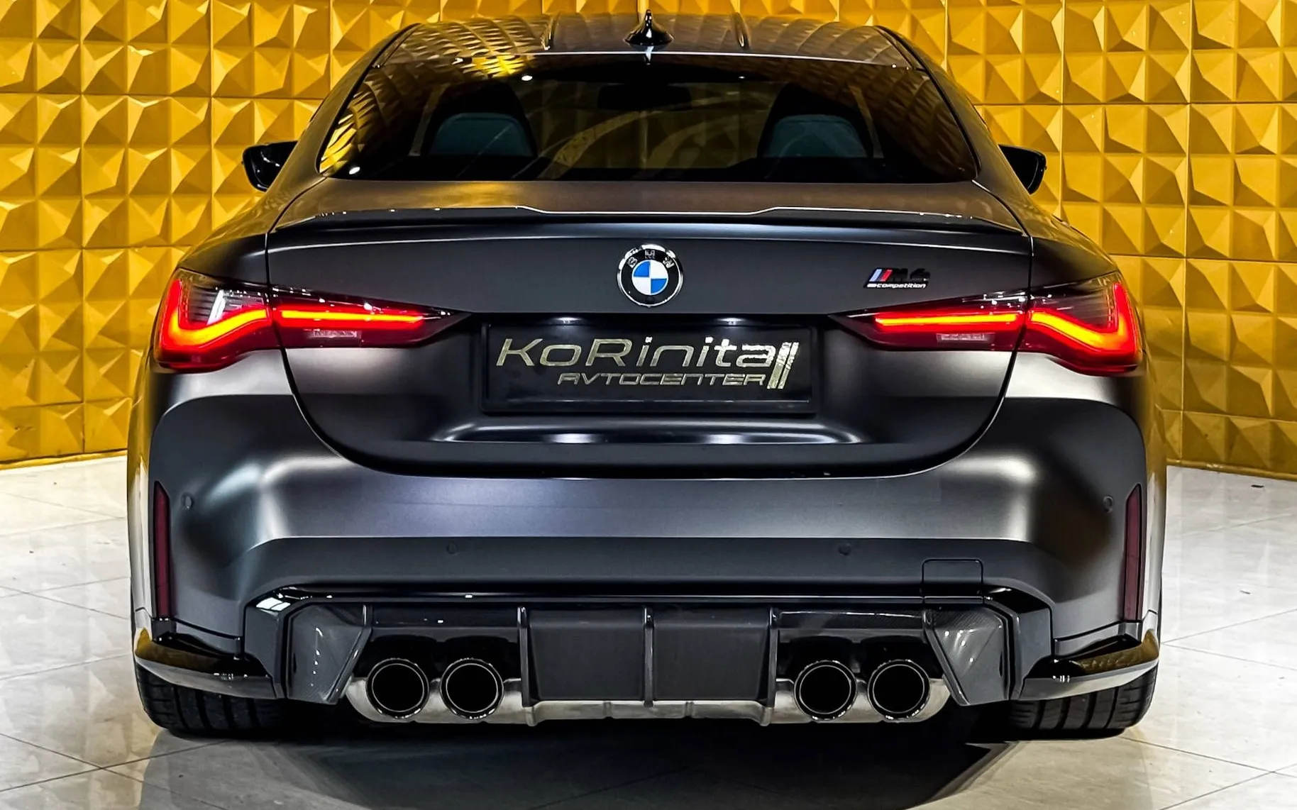 Notranja slika - BMW M4 - Competition xDrive-LASER-KERAMIK-VENT-PPF-KARBON . - 9