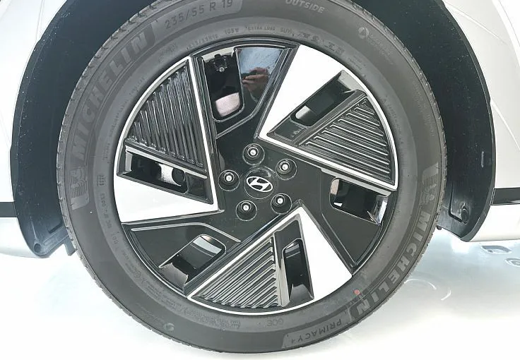 Zunanja slika - Hyundai Ioniq 5 - 168 KW 84 KWH PREMIUM-TOPL.Č.-EL.KLJUKE-VIDEO - 6