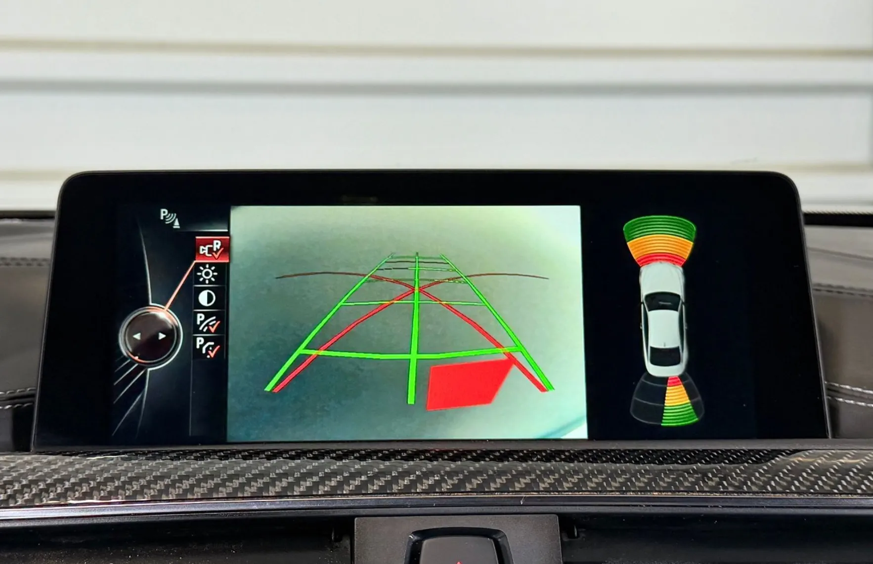 Zunanja slika - BMW M4 - Coupé - HARMAN - CARBON - KAMERA - HUD - PDC - 18