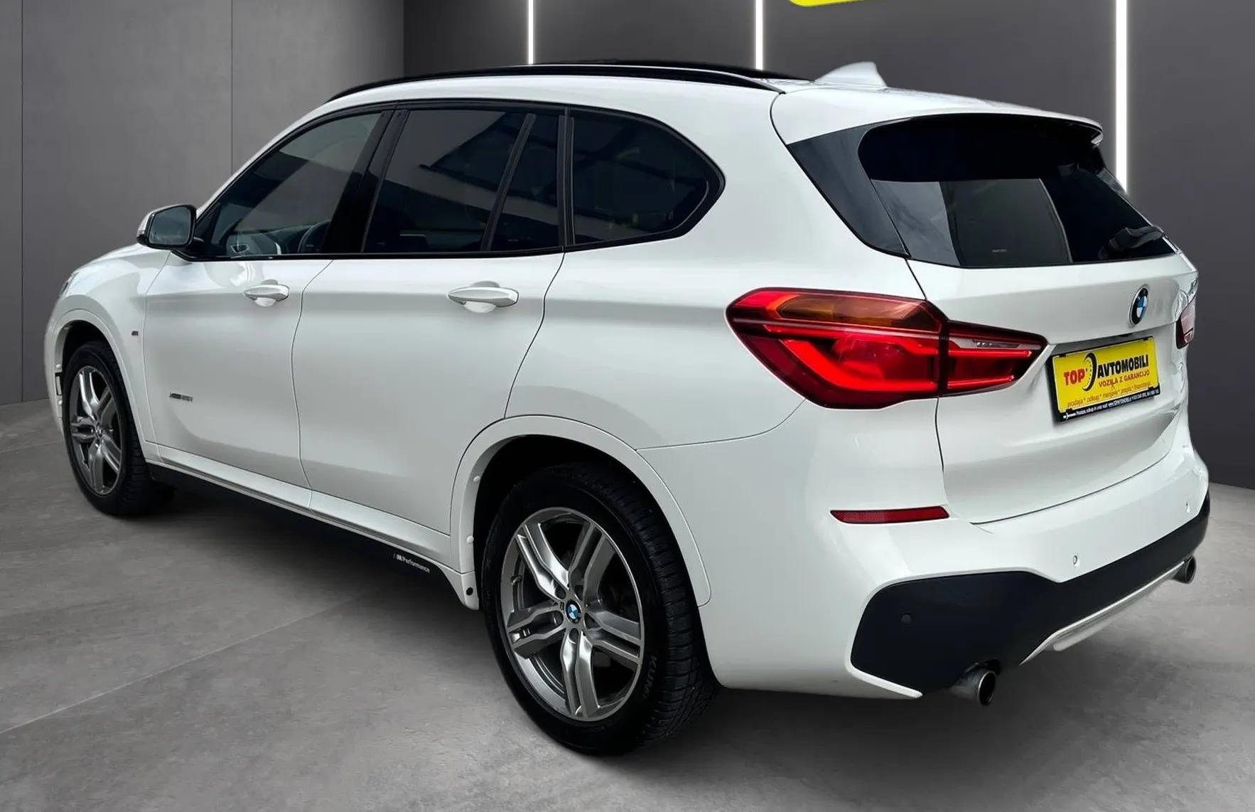 Zunanja slika - BMW X1 - serija :  xDrive25i M SPORT LED ACC NAVI PANO KAM KLJUKA - 5