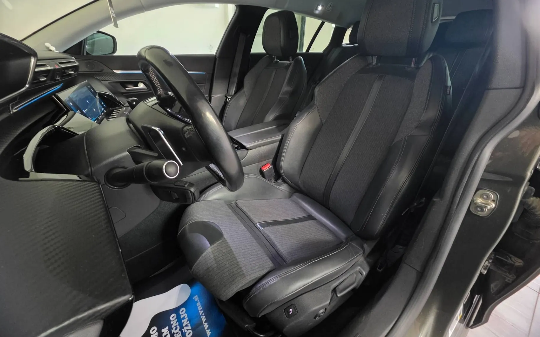 Notranja slika - Peugeot 508 - SW 2.0 BlueHDi GT Line Avt. MAX OPREMA - 8