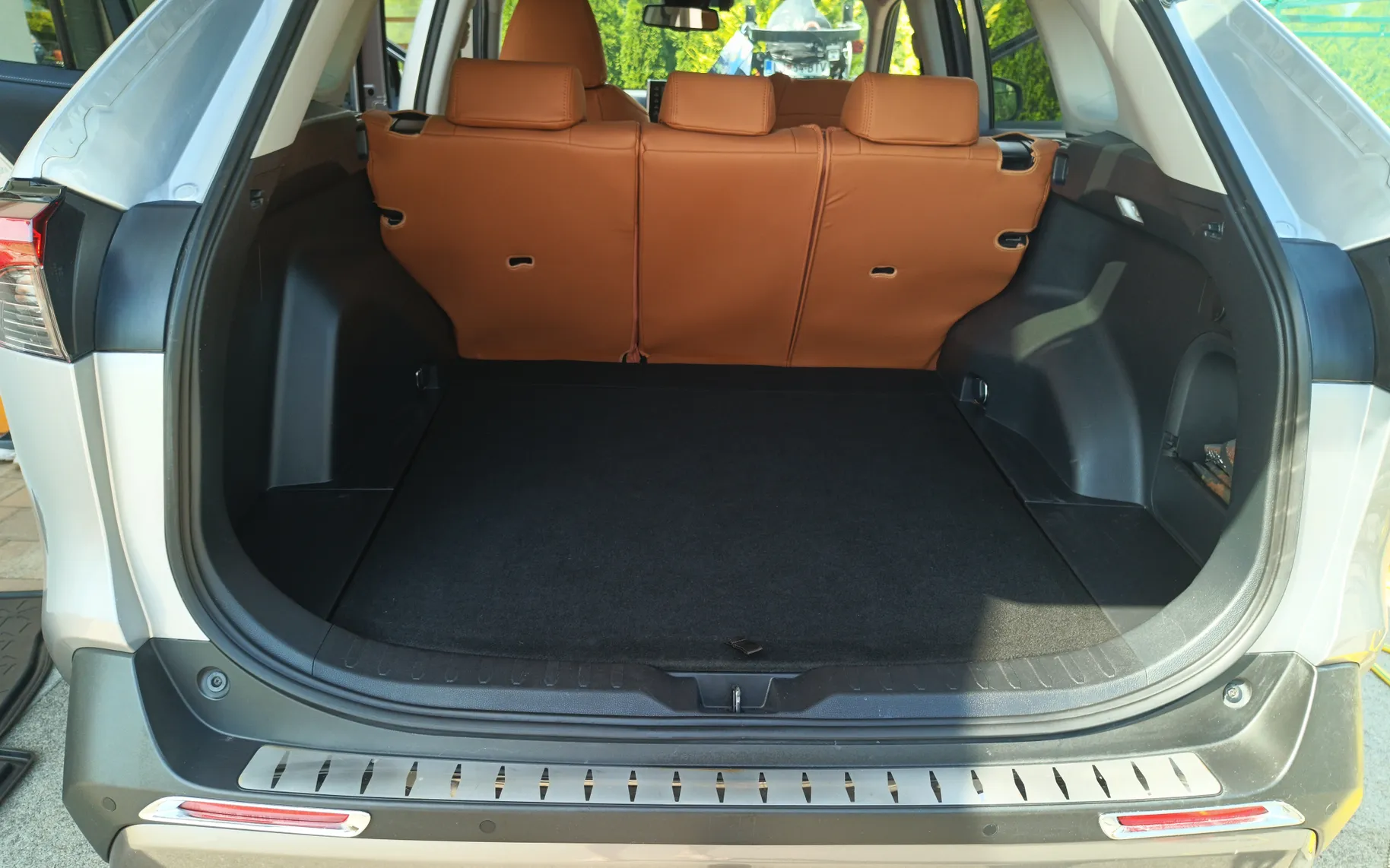 Notranja slika - Toyota RAV4 - elegant awd - 12
