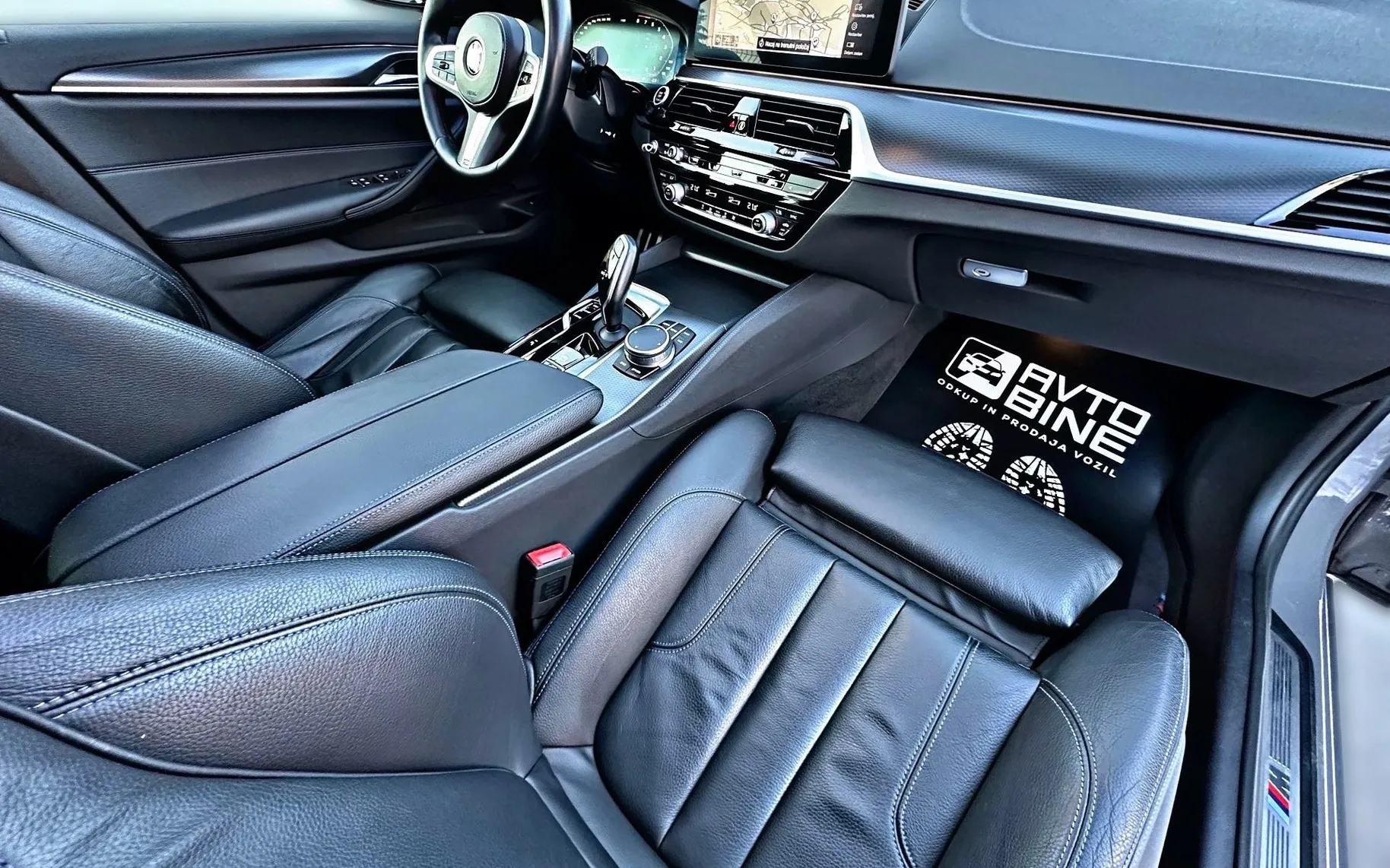 Notranja slika - BMW serija 5 Touring: - 520D•M PAKET•PANO•NARDO•FACELIFT•LED•KOT NOV - 9