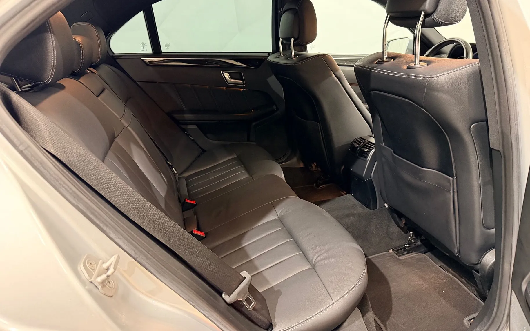 Notranja slika - Mercedes-Benz E-Razred - 200 CDI-EDITION-AUT-BI-XENON-LED-NAVIGACIJA-TEMPO. - 12
