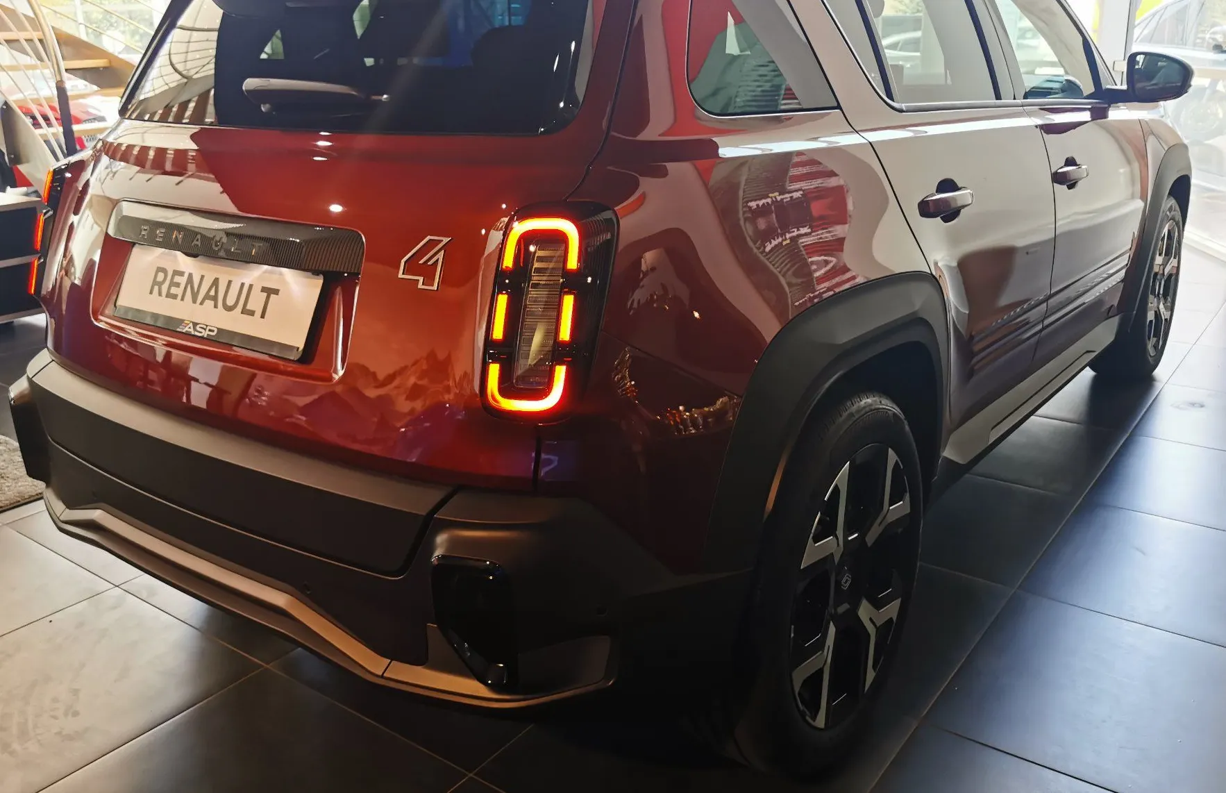 Zunanja slika - Renault 4 E-tech - Techno 150 Comfort Range - 6