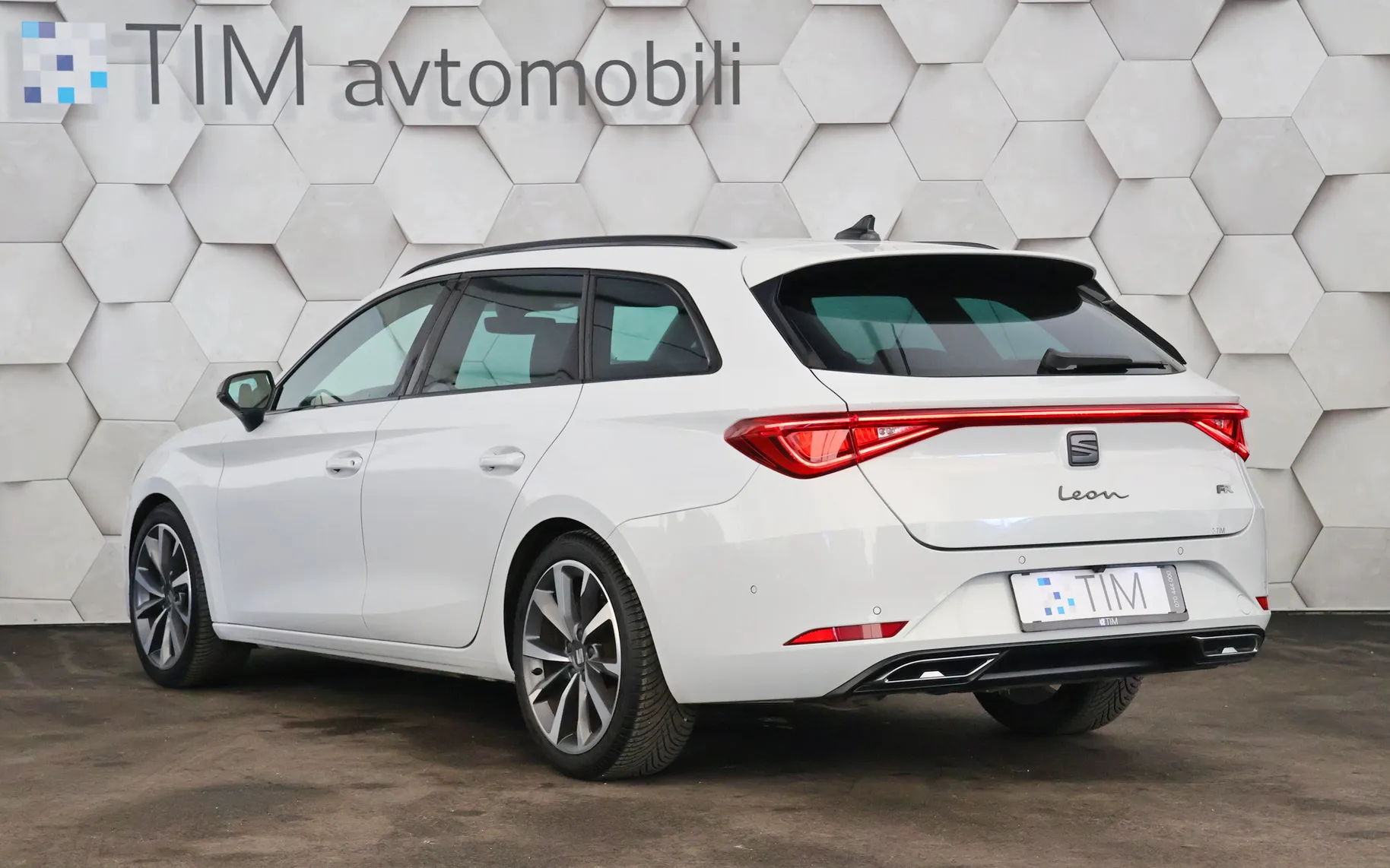 Zunanja slika - Seat Leon - Sportstourer 2.0 TDI DSG FR-Line 150KM - 4