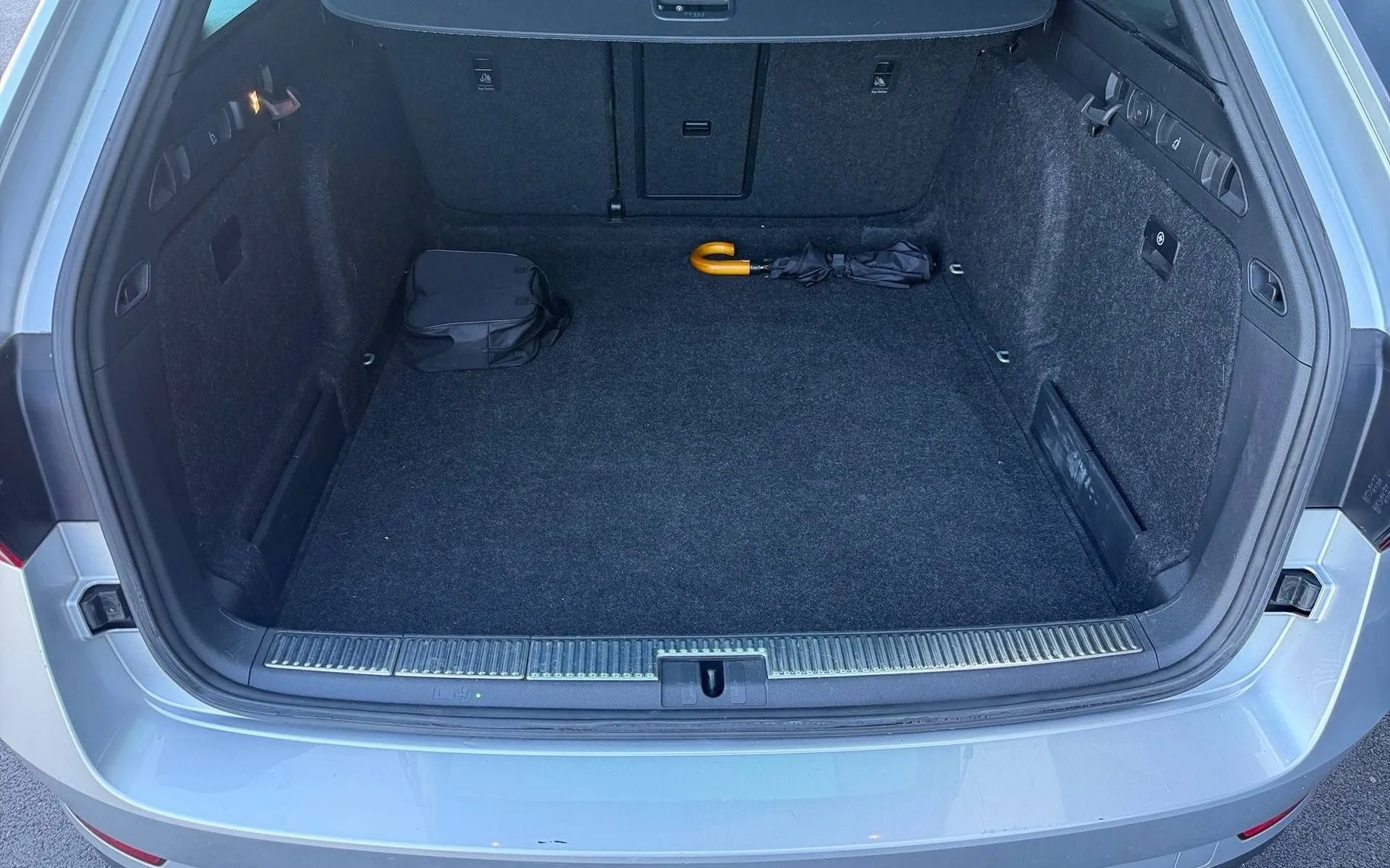 Notranja slika - Škoda Superb - Combi 2.0 TDI Sportline DSG - 12