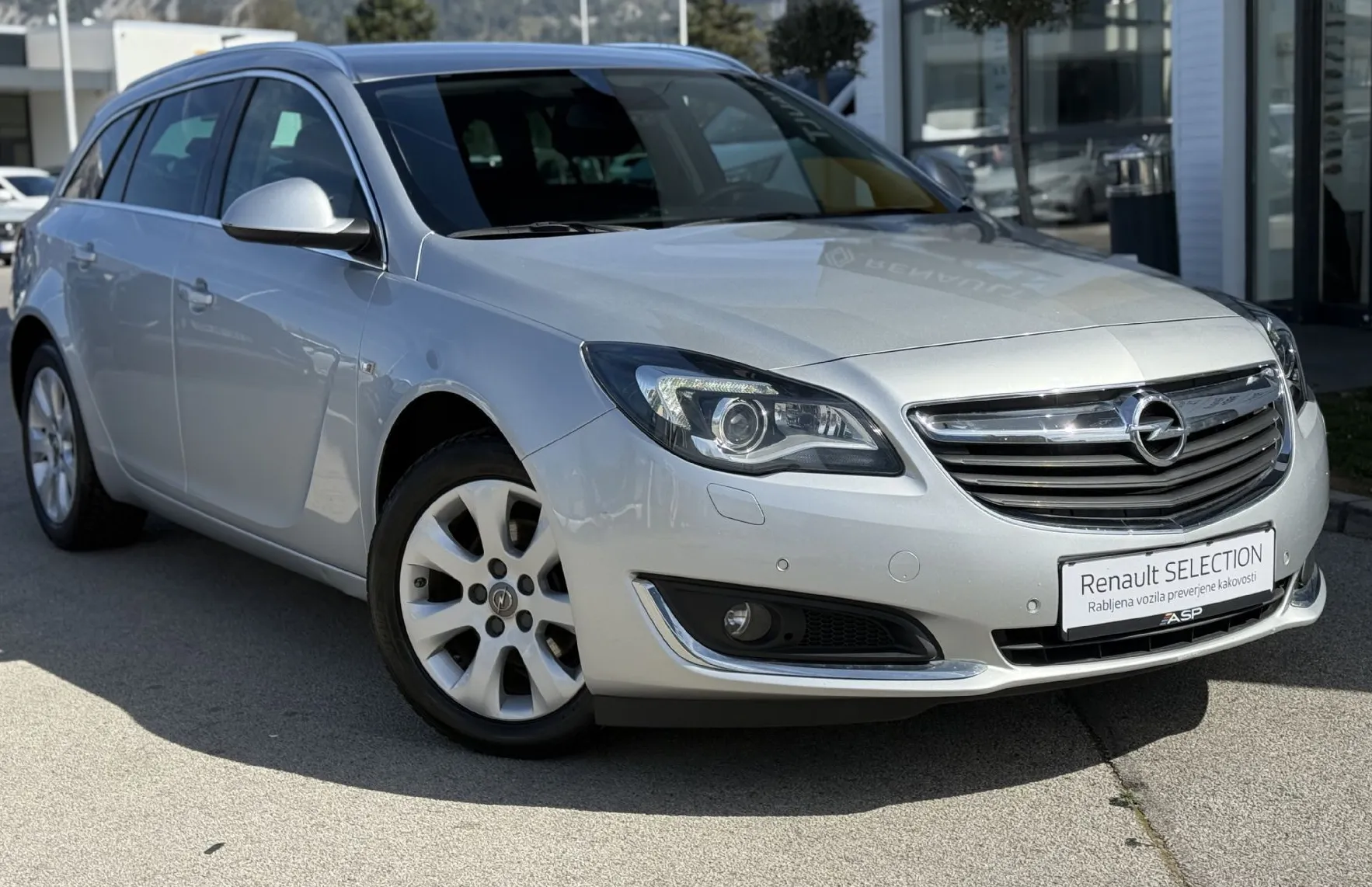 Zunanja slika - Opel Insignia - SportsTourer 1.6 CDTI Drive Start Stop - 1