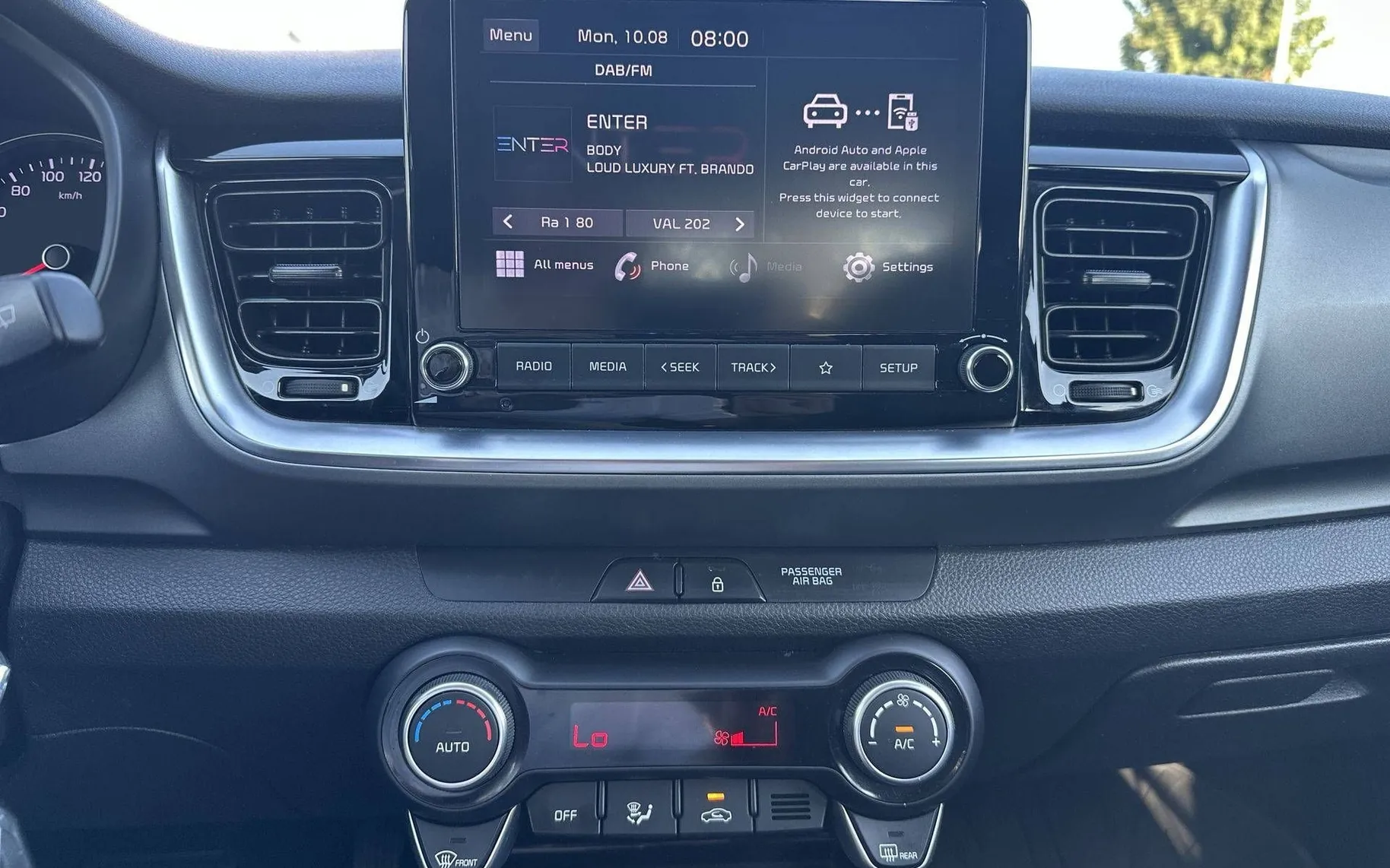 Notranja slika - KIA Stonic - 1.0 T-GDi LX Urban ISG DCT - 16