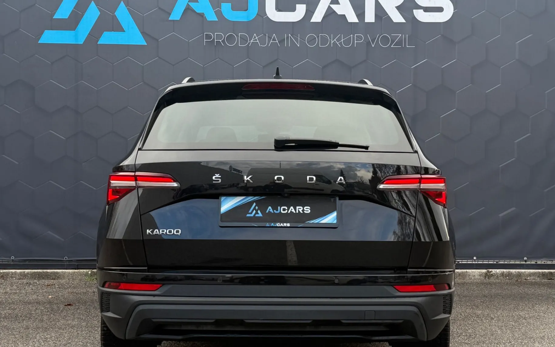 Zunanja slika - Škoda Karoq - Ambition 2.0 TDI DSG-Acc-Laneassist-Kamera-Led - 6