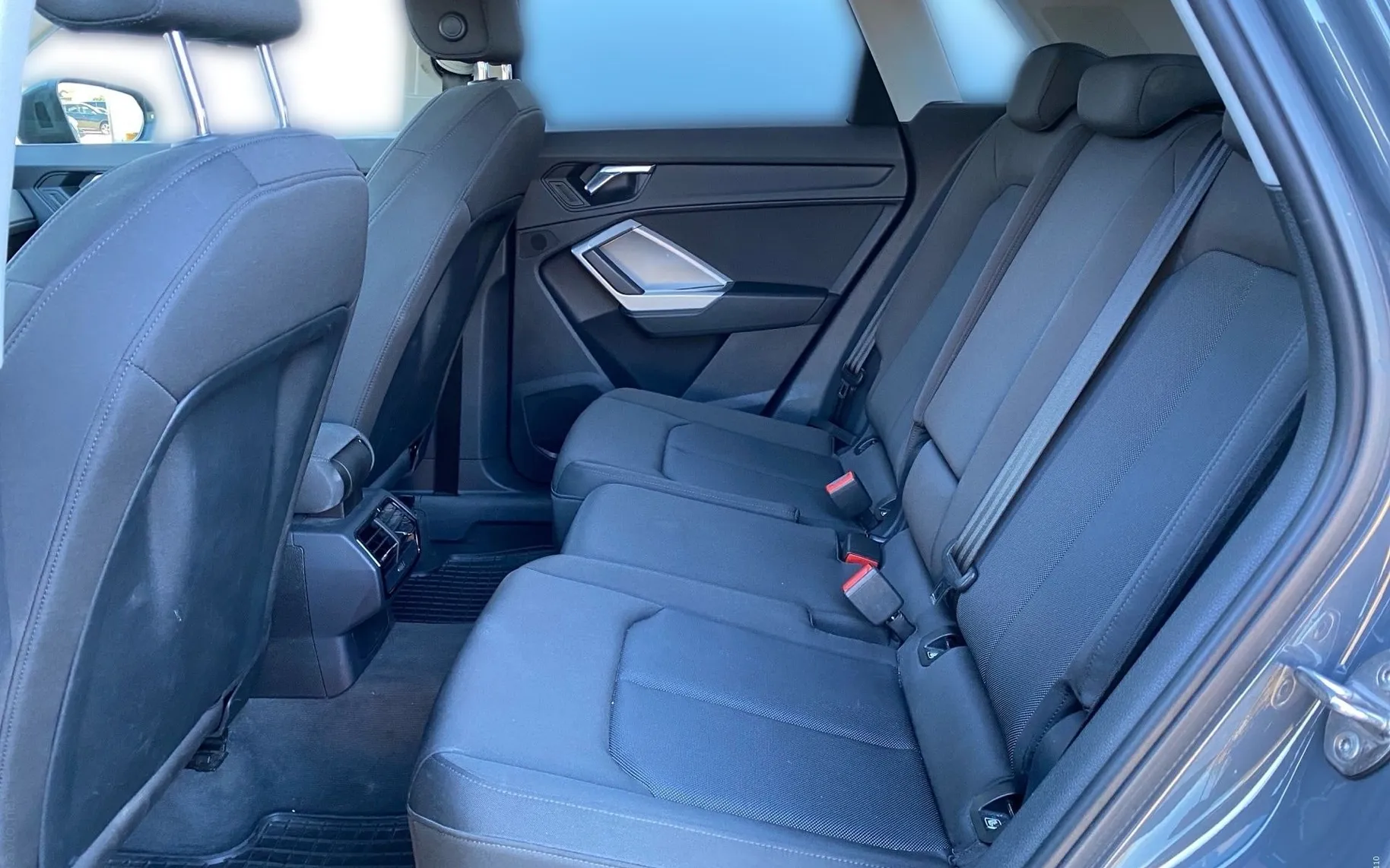 Notranja slika - Audi Q3 - 35 TDI S-tronic - 11