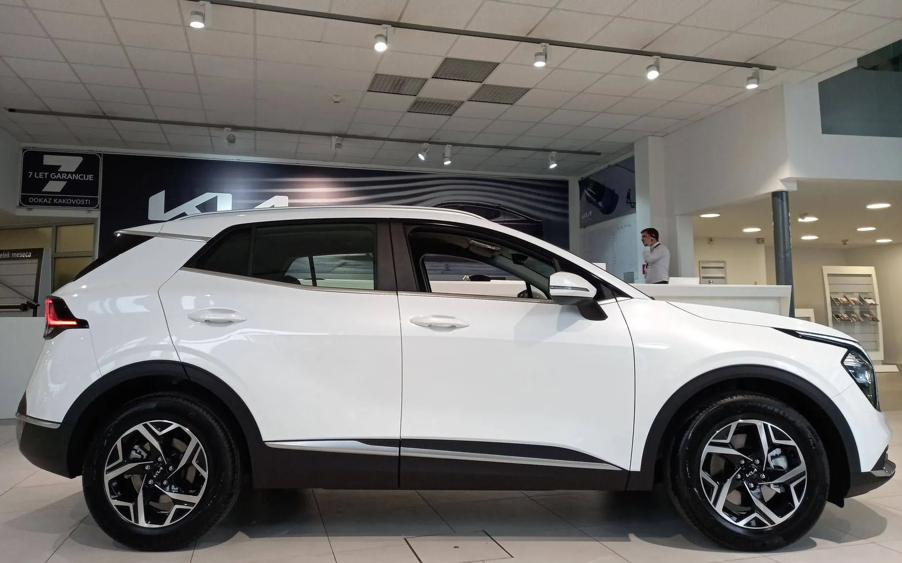 Notranja slika - KIA Sportage - 1.6 T-GDi LX Fresh ISG 7-DCT... - 8