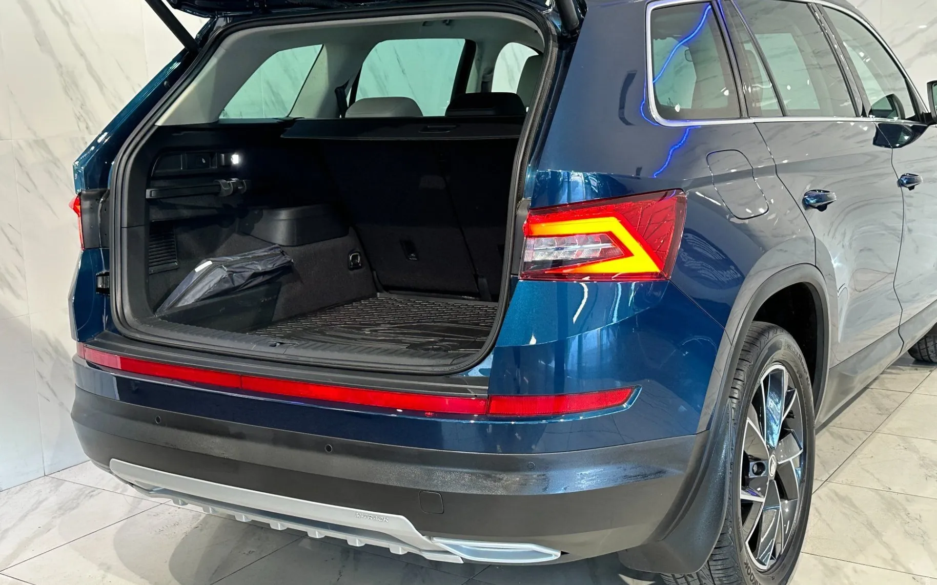 Notranja slika - Škoda Kodiaq - 1.5 TSI Style DSG |Kamera|Memory|Canton|ACC|SLO| - 7