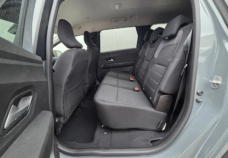 Zunanja slika - Dacia Jogger - Expression 110 + Paket Varnost + 4 leta servisov - 11