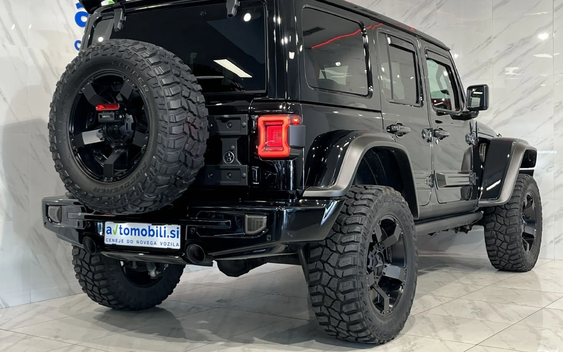 Zunanja slika - Jeep Wrangler - V6 Militem... - 6