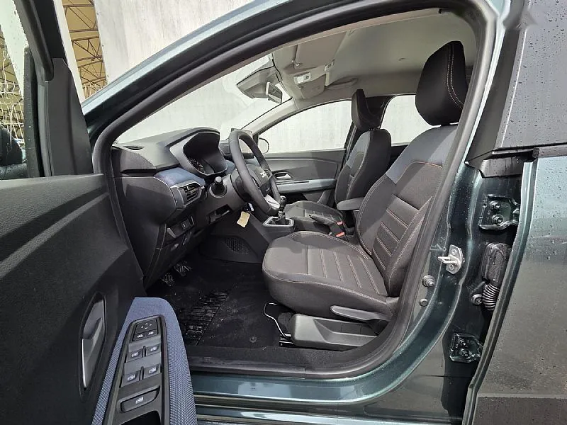 Zunanja slika - Dacia Sandero - Stepway Expression TCe110 + Paket Zima+Vinjeta - 8