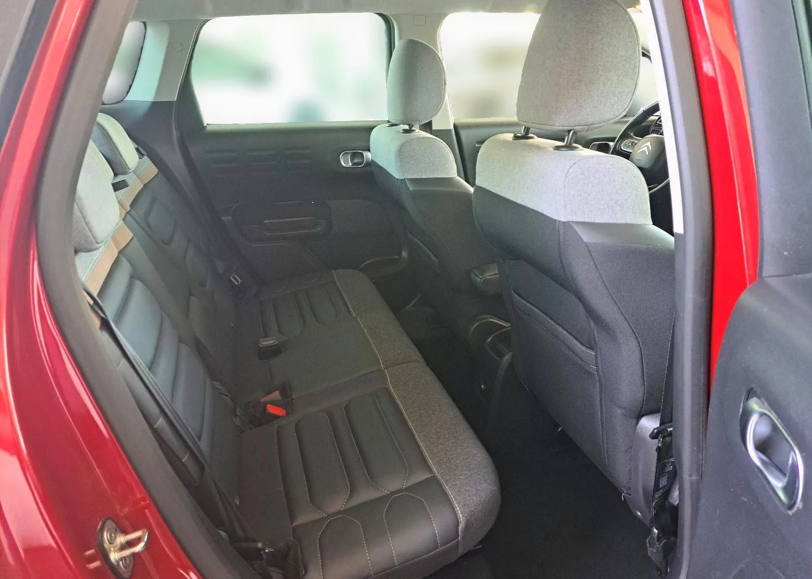 Notranja slika - Citroën C3 Aircross - 1.2 PureTech Shine 130 Avt.1LASTNIK-FUL LED-KAME.. - 11