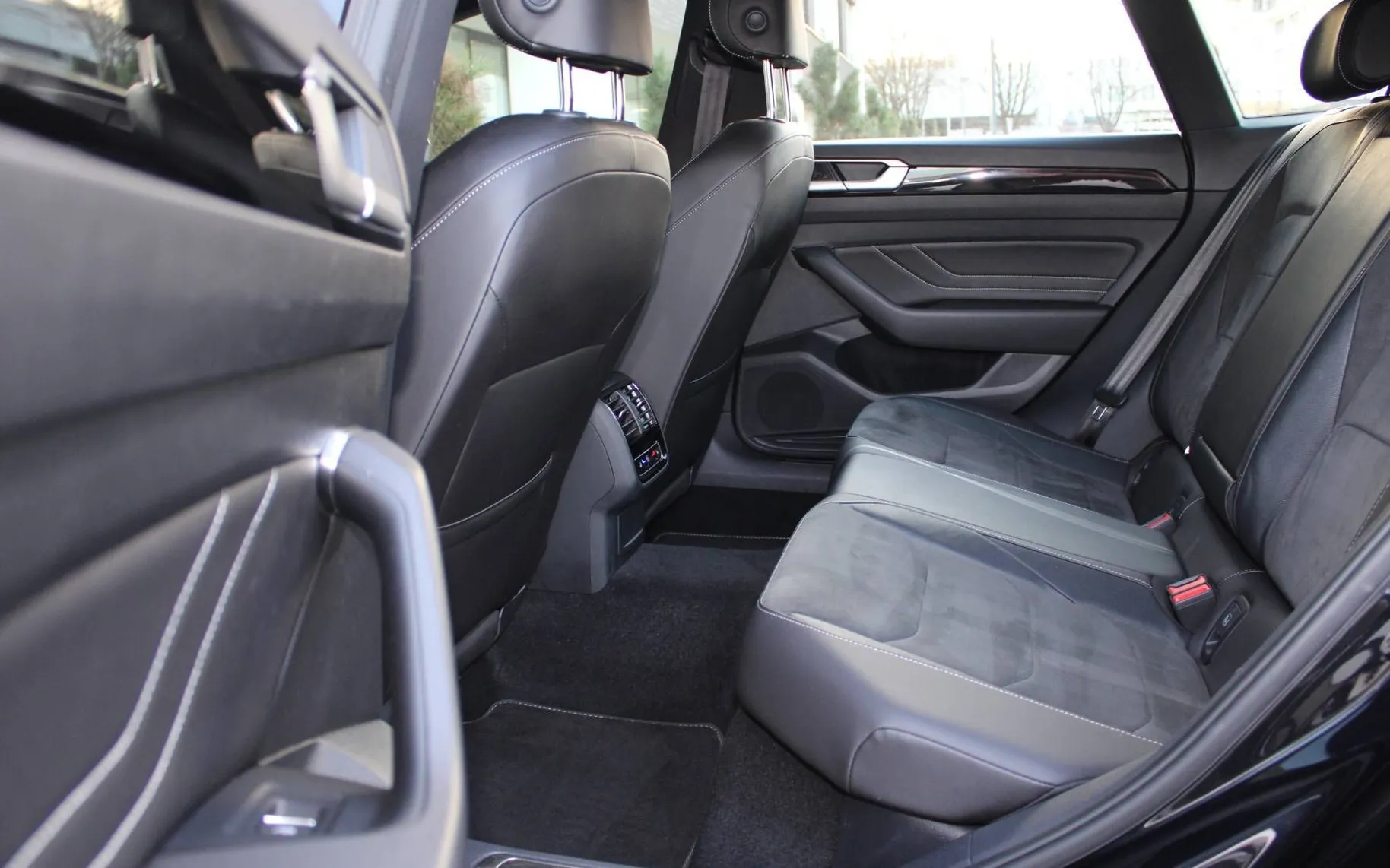 Zunanja slika - Volkswagen Arteon - Shooting Brake 2.0 TDI 4MOTION avt. 147kW R-Line ACC VIRTU - 9