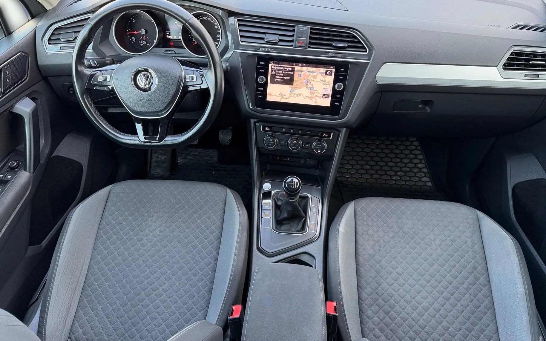 Notranja slika - Volkswagen Tiguan - 2.0 TDI Comfortline Kamera - LED - Kljuka... - 7