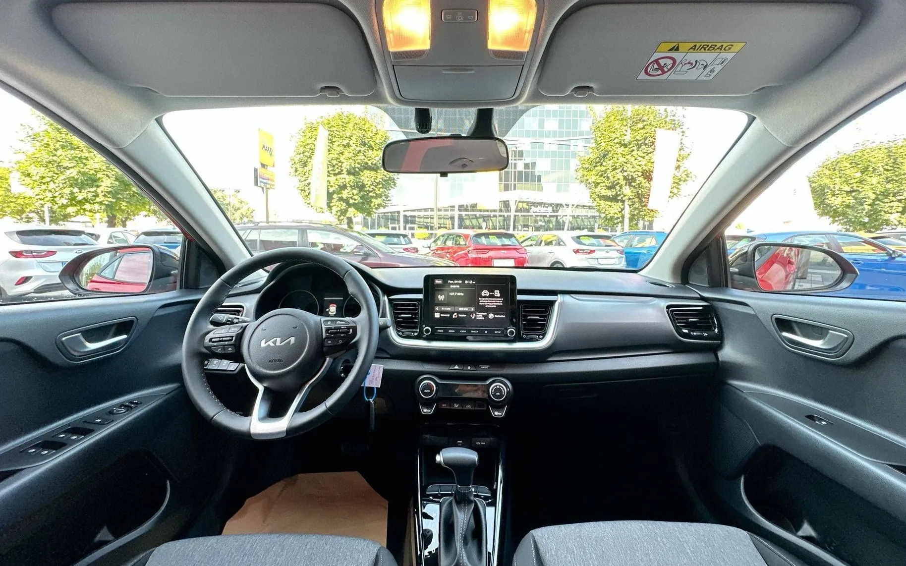Notranja slika - KIA Stonic - 1.2 DPI LX Urban + MT5 - 13