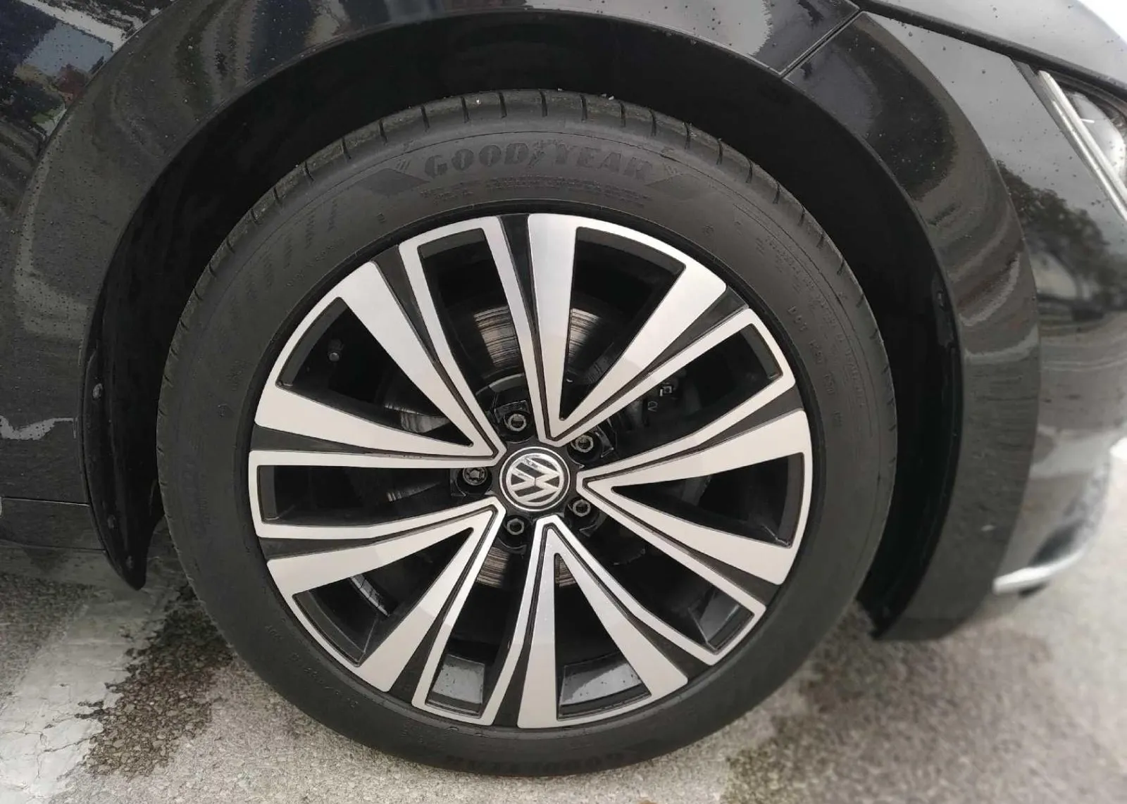 Notranja slika - Volkswagen Arteon - 2,0 TDI BMT Elegance DSG - 22
