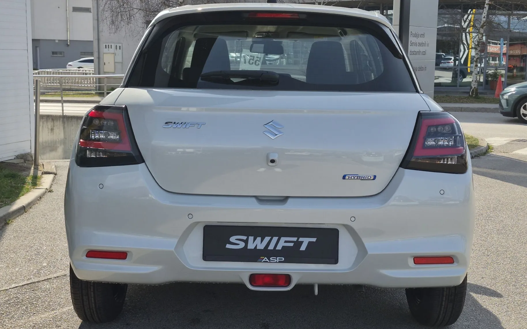 Zunanja slika - Suzuki Swift - 1.2 HIBRID COMFORT - 6
