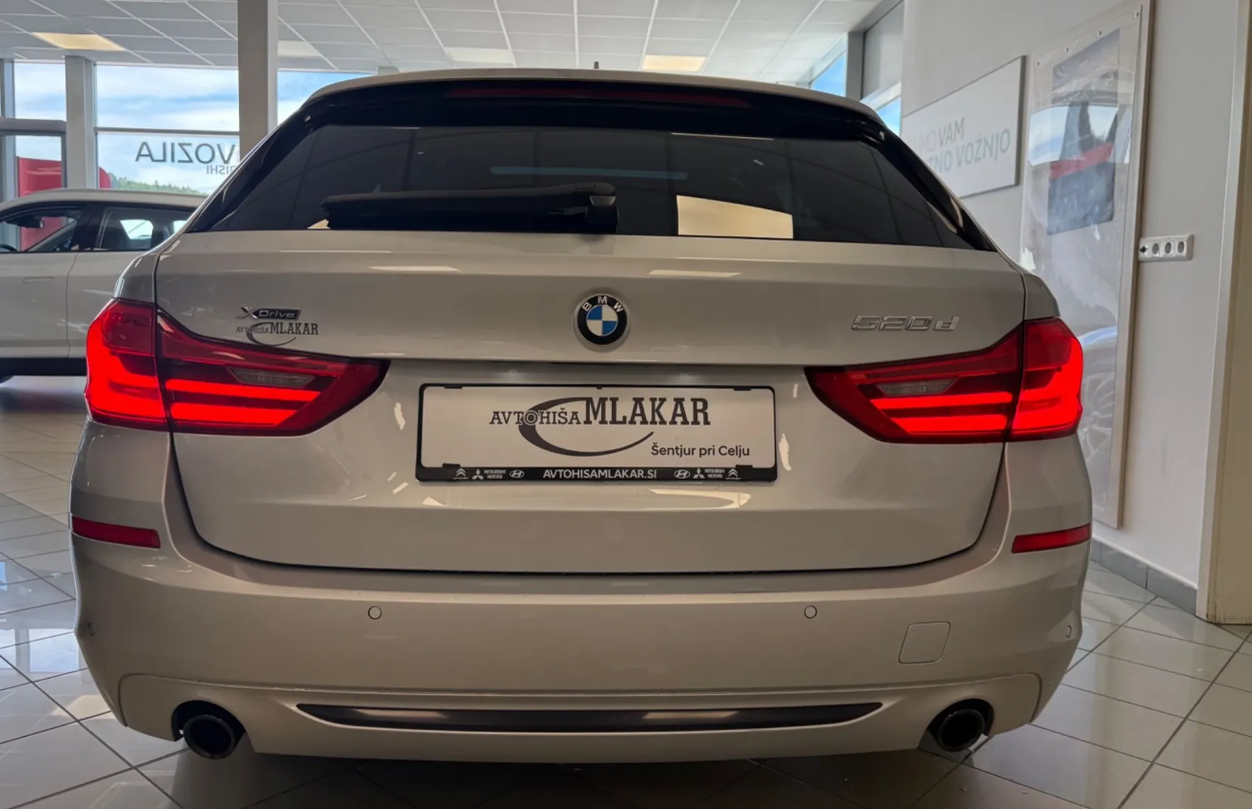 Zunanja slika - BMW Serija 5 - Touring: 520d xDrive Touring Avt. SPORT LINE-LED-NAVI-PA - 8