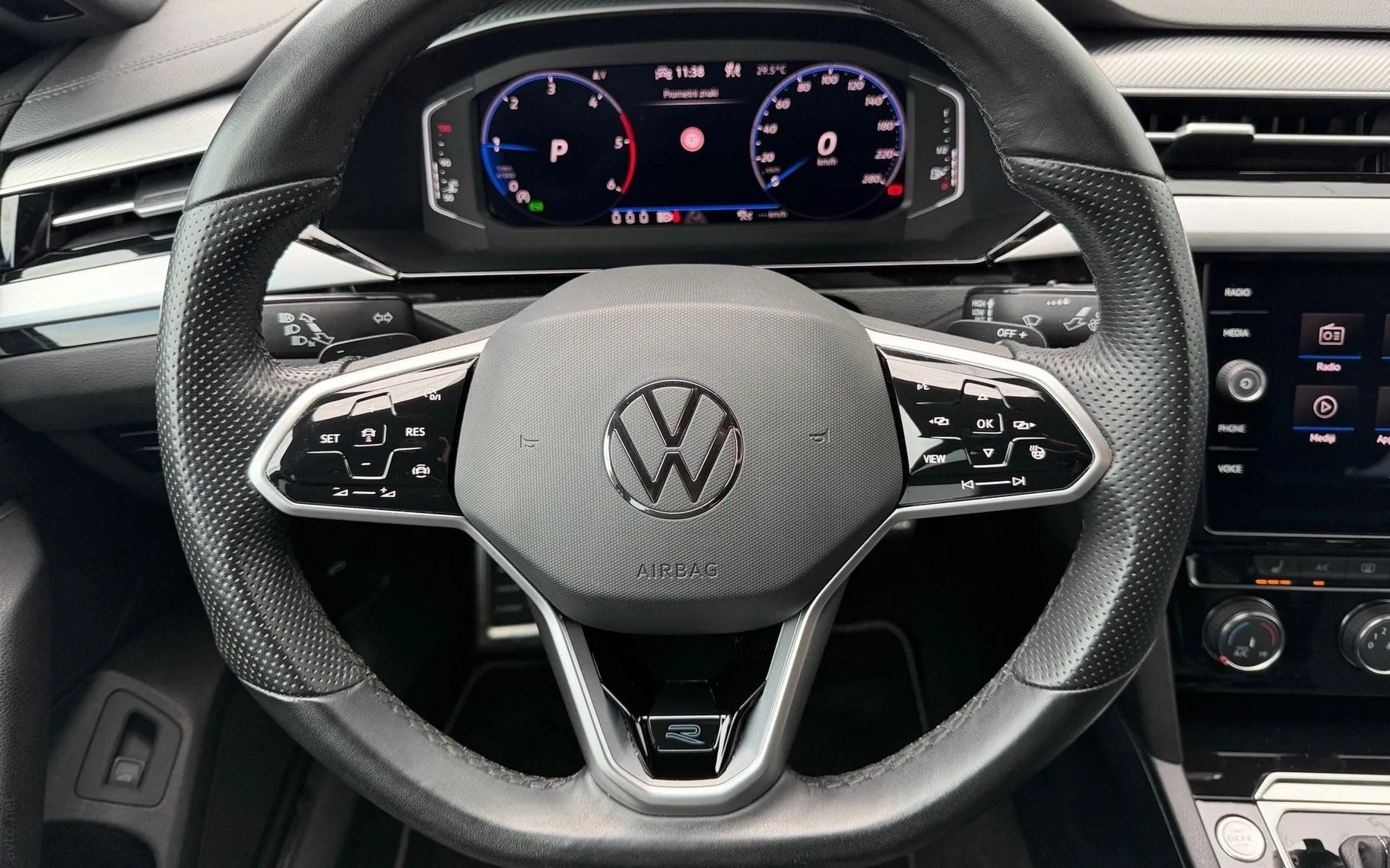 Notranja slika - Volkswagen Arteon - 2.0 TDI BMT R-Line DSG-Masaža-Vl.Kljuka-ACC-PDC... - 11