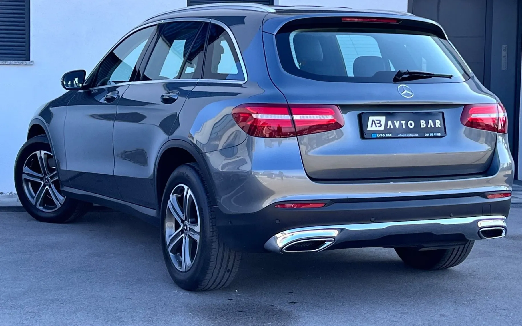 Notranja slika - Mercedes-Benz GLC-Razred - 220d+4MATIC+F1+NAVI+18COL+PDC+USNJE - 8