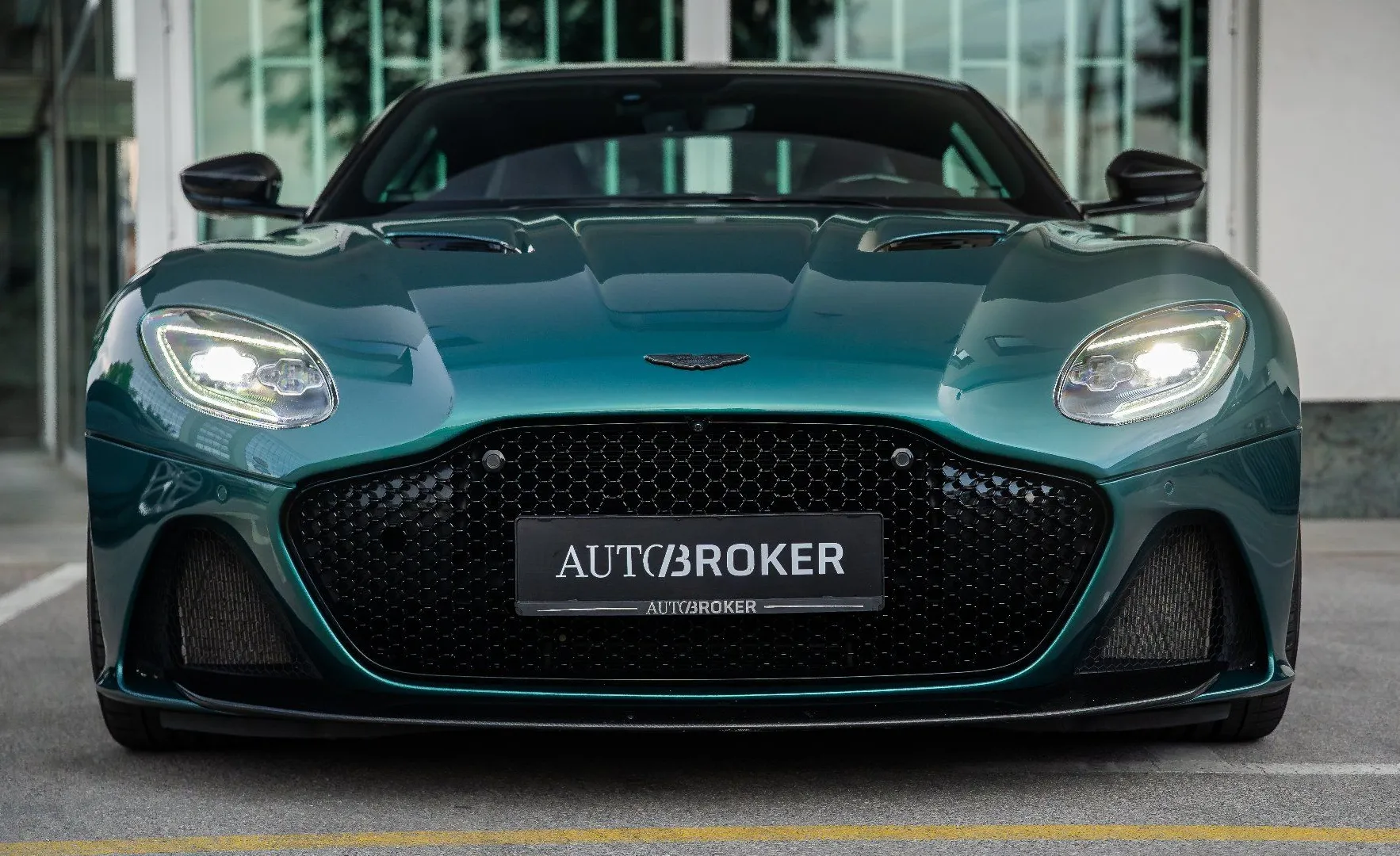 Zunanja slika - Aston Martin DBS - AM RACING GREEN EXT. CARBON BANG OLUFSEN - 2