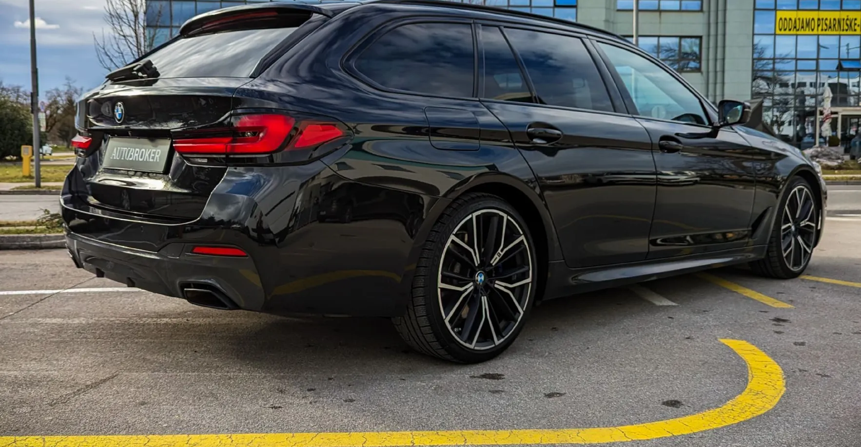 Zunanja slika - BMW Serija 5 - Touring: 530d xDrive M SPORT PAKET Head-Up Navi Kljuka - 5