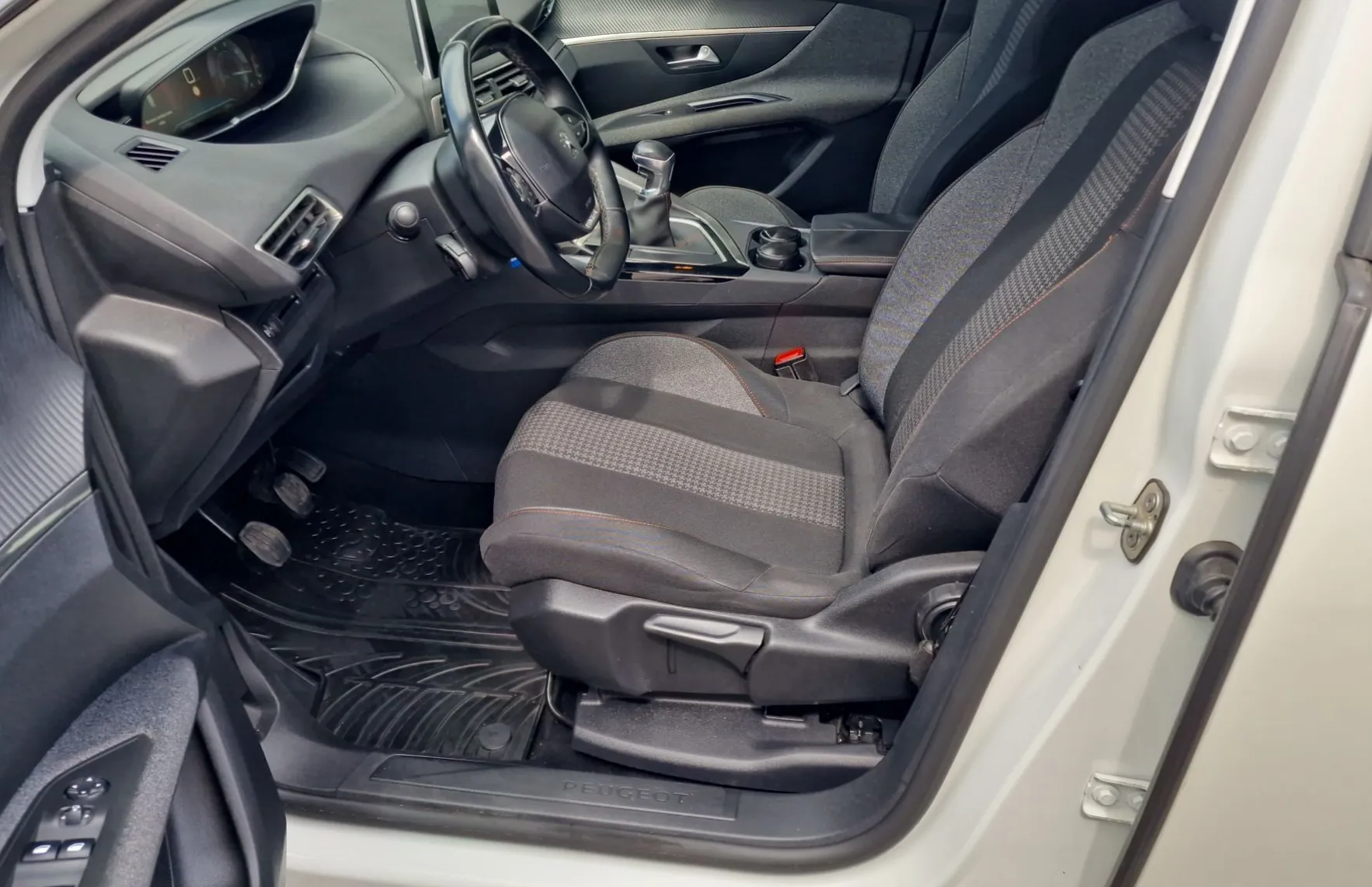 Zunanja slika - Peugeot 3008 - 1.6 HDI - 7