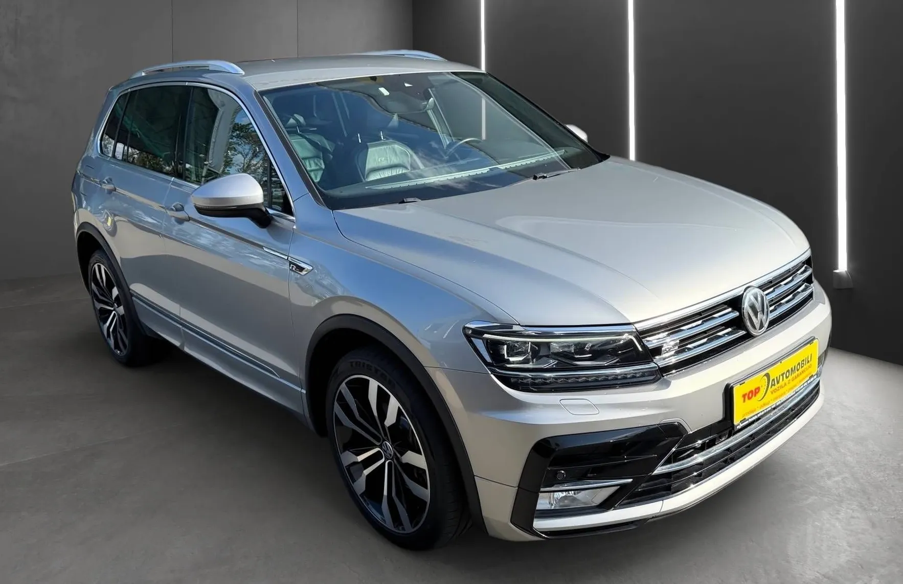 Zunanja slika - VW Tiguan - 2.0 TDI 3x R- LINE 4x4 ACC MEMORY NAPA USNJE TOP.. - 10