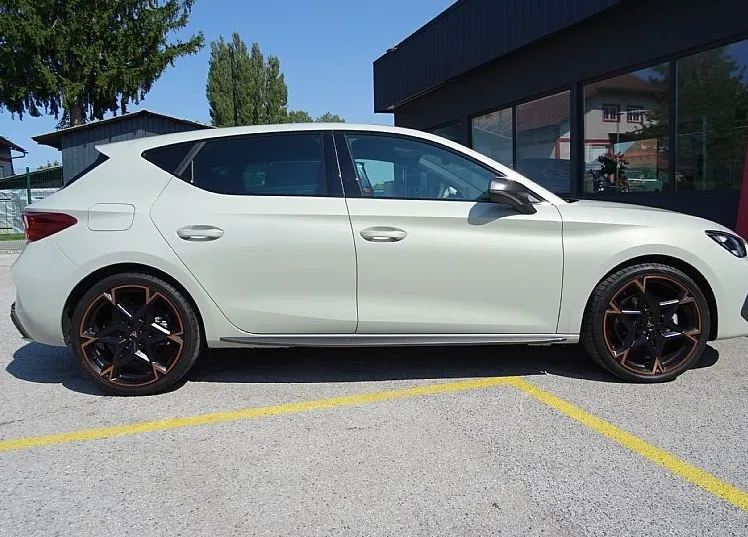 Zunanja slika - Cupra Leon - 1.5 eTSI 150KM DSG-Aktivno vzmetenje DCC-ALU 19 - 4