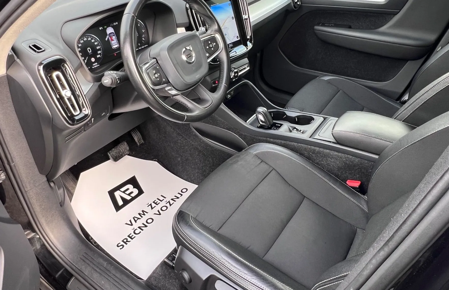 Zunanja slika - Volvo XC40 - D3+LED+NAVI+KAMERA+ALU+KEYLESS GO+AUTO HOLD - 9