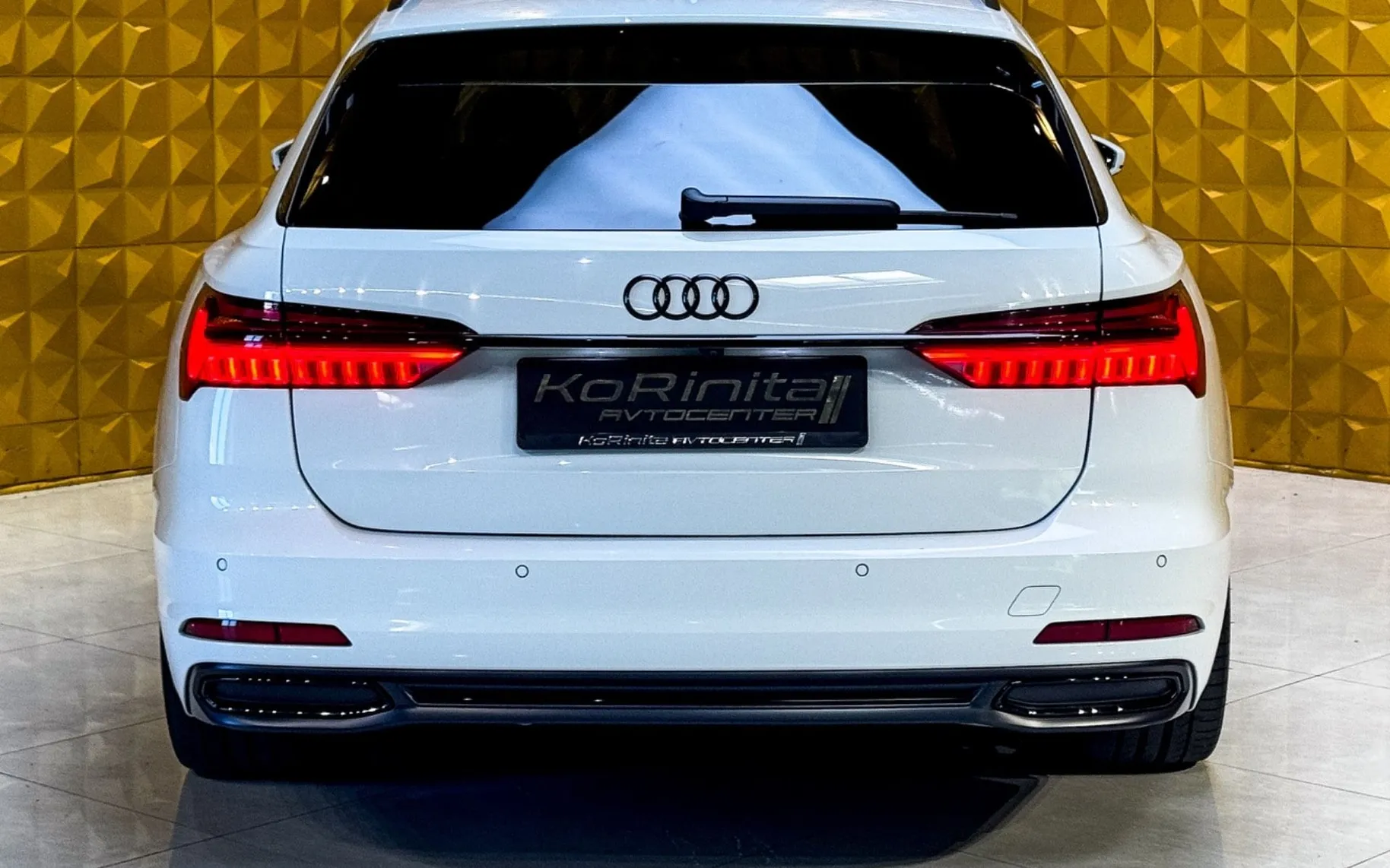 Notranja slika - Audi A6 Avant - 40 TDI AUT-S Line-MATRIX-360-GRETJE VOLANA-VIRTUAL - 10