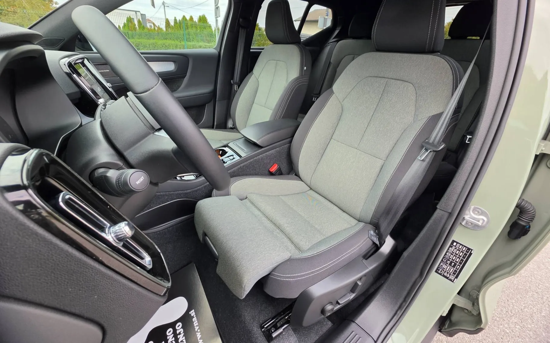 Notranja slika - Volvo XC40 - PLUS DARK AT |VIRTUAL|HARMAN|MEMORY|KAMERA|KLJUKA - 8