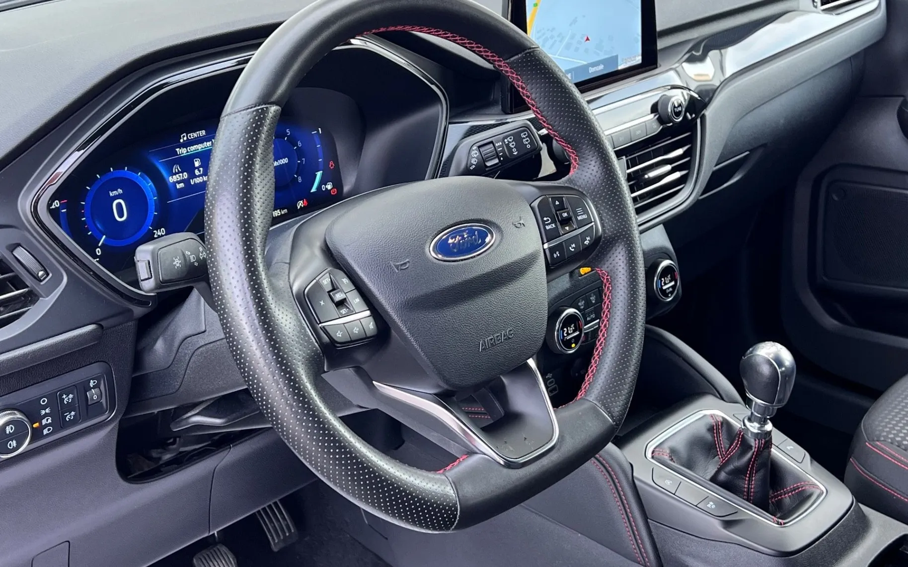 Notranja slika - Ford Kuga - 1.5+ ST-Line+SLO+1.LAST+KAMERA+LED - 11