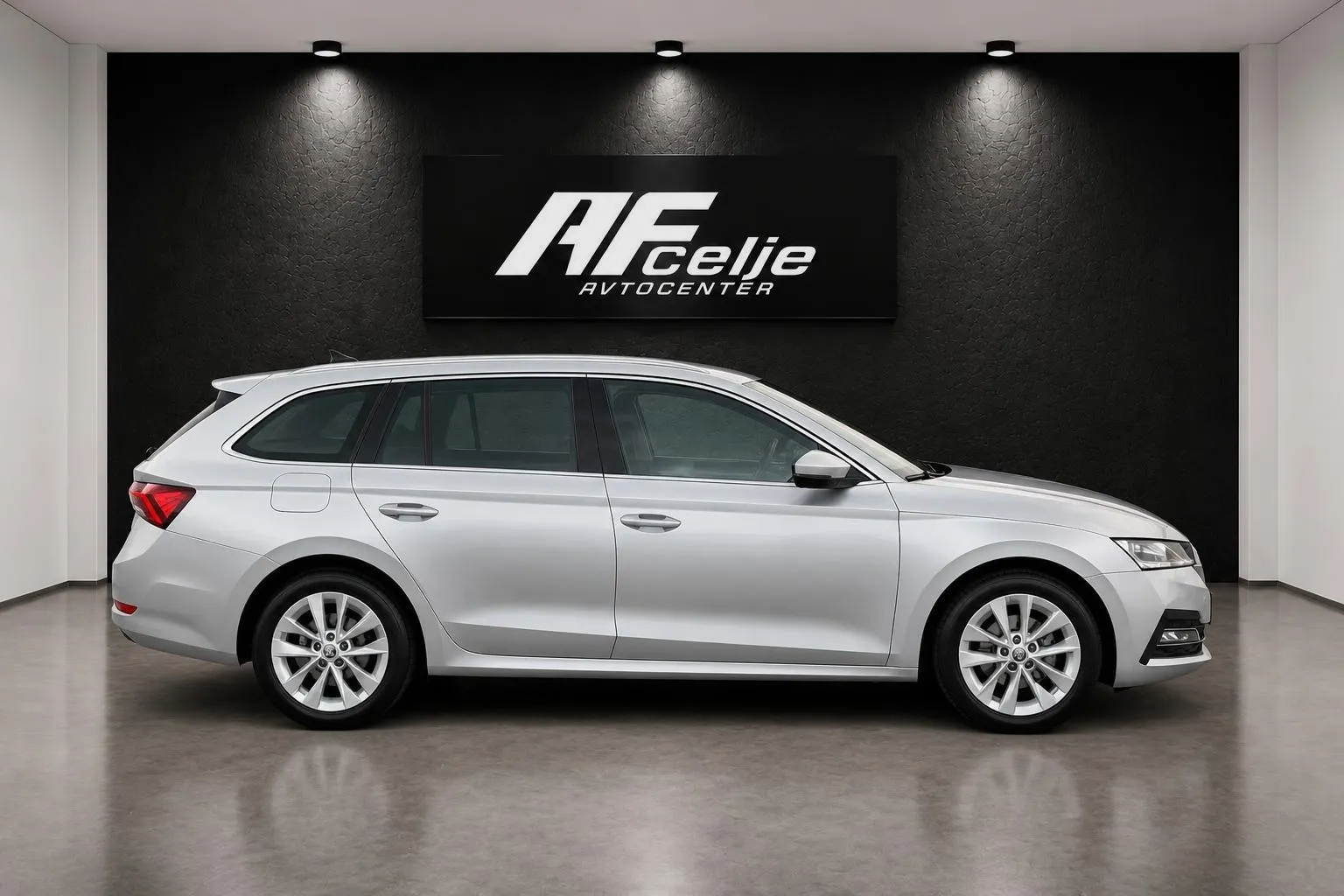 Zunanja slika - Škoda Octavia - 2.0 TDI-DSG-VIRTUAL-FUL LED-MRTVI KOTI-KAMERA- - 4