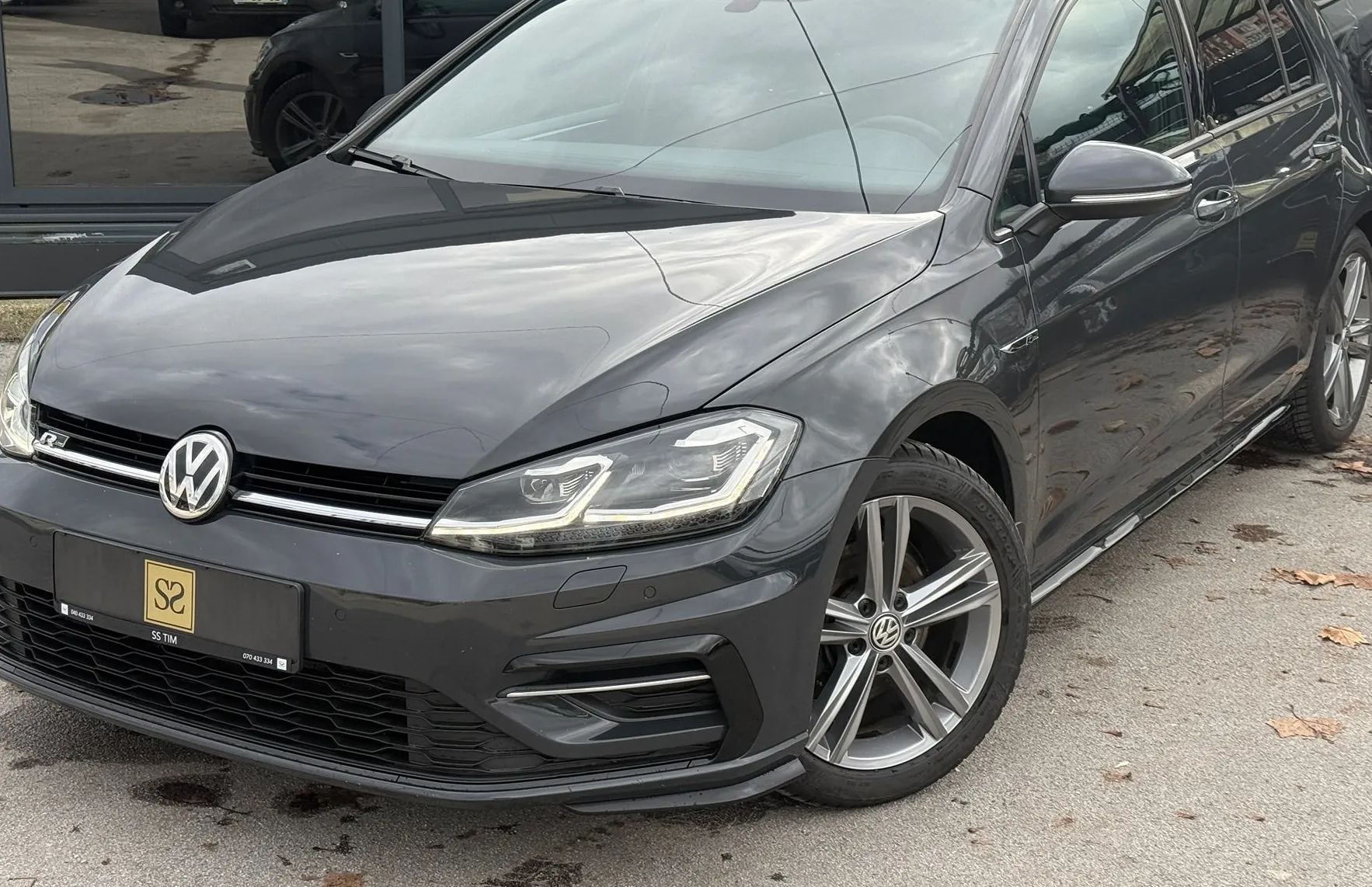 Zunanja slika - Volkswagen Golf - 1.5TSI R-Line WEBASTO-LED-VIRTUAL-6rSed-AMB-ACC-DE - 1