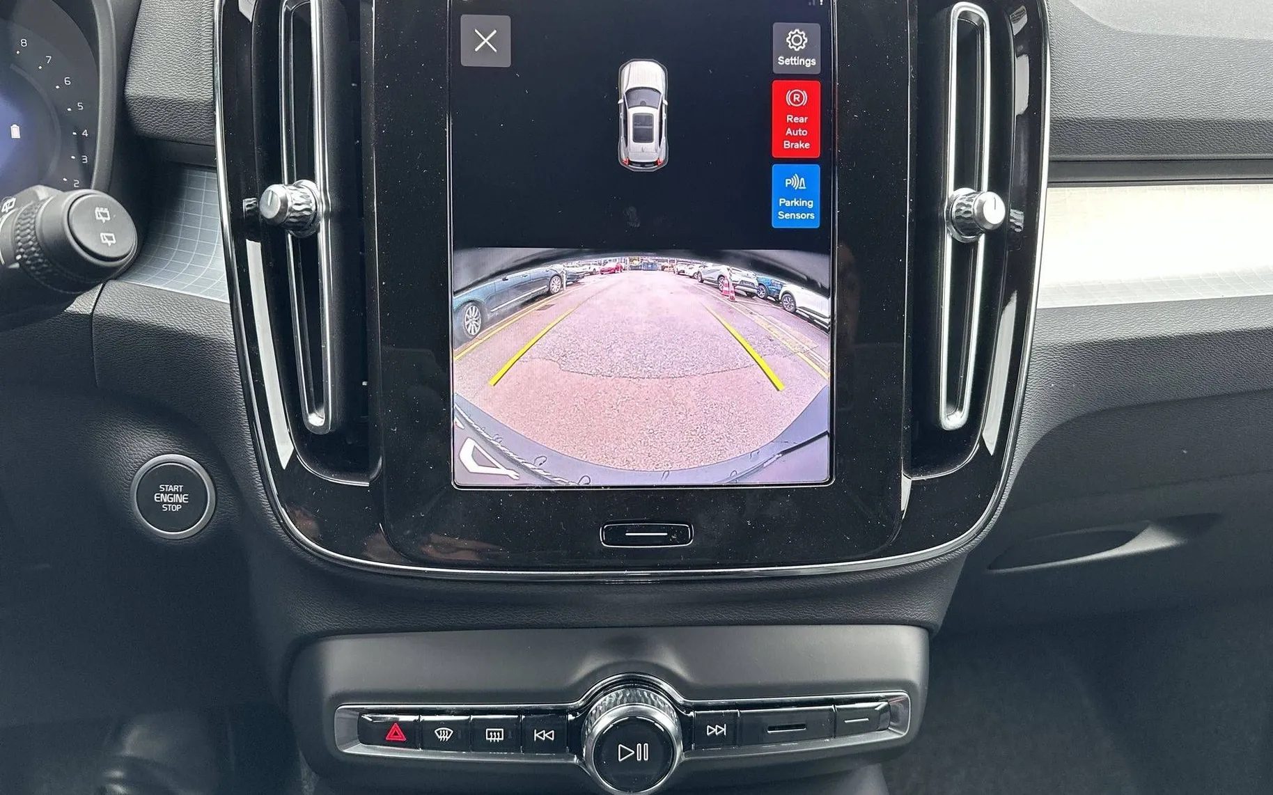 Notranja slika - Volvo XC40 - B3 P Core AT DCT... - 16