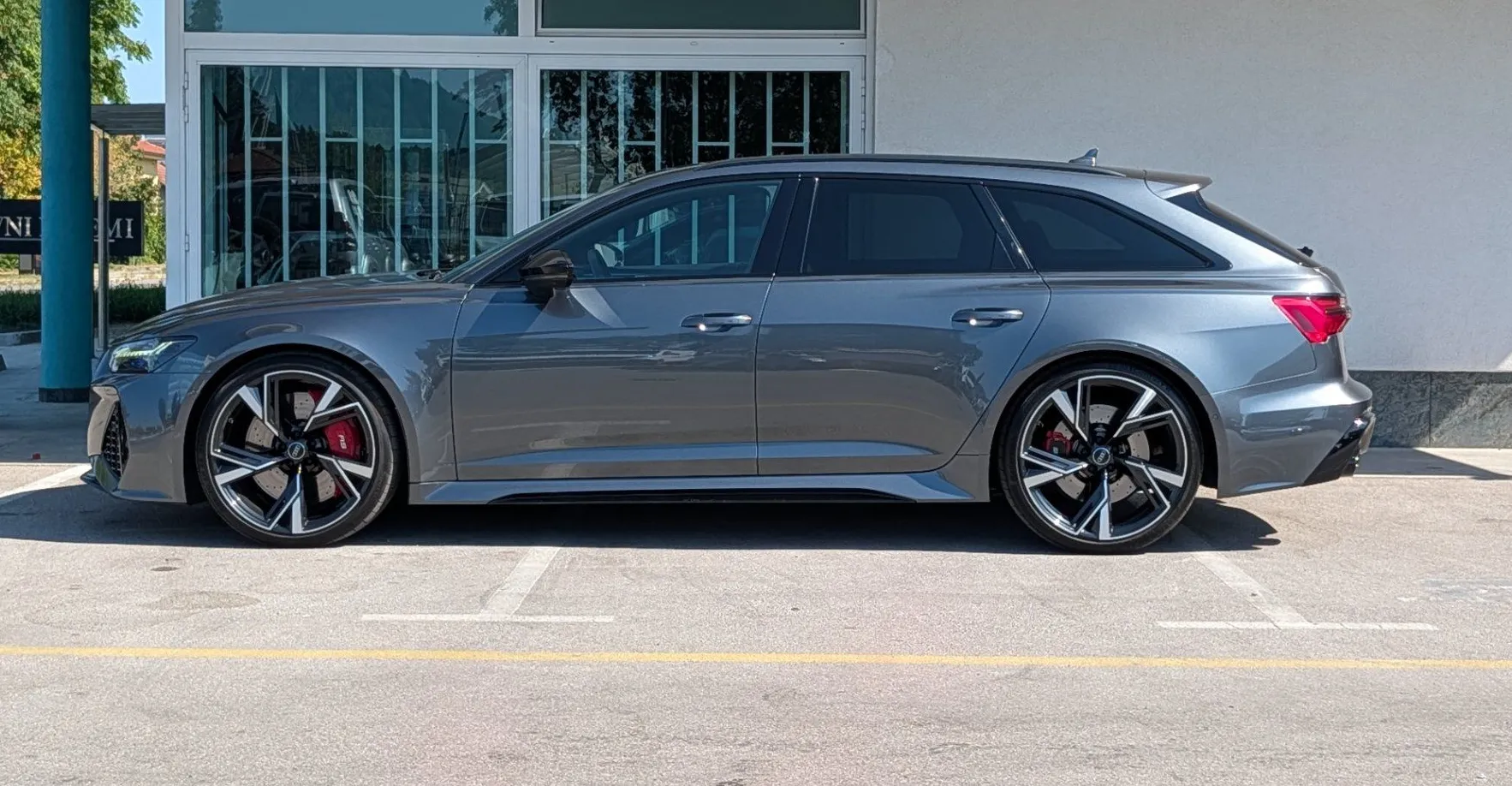 Zunanja slika - Audi RS6  - Avant TFSI Tiptronic HD Matrix 360 kamera ambient. osvet - 7