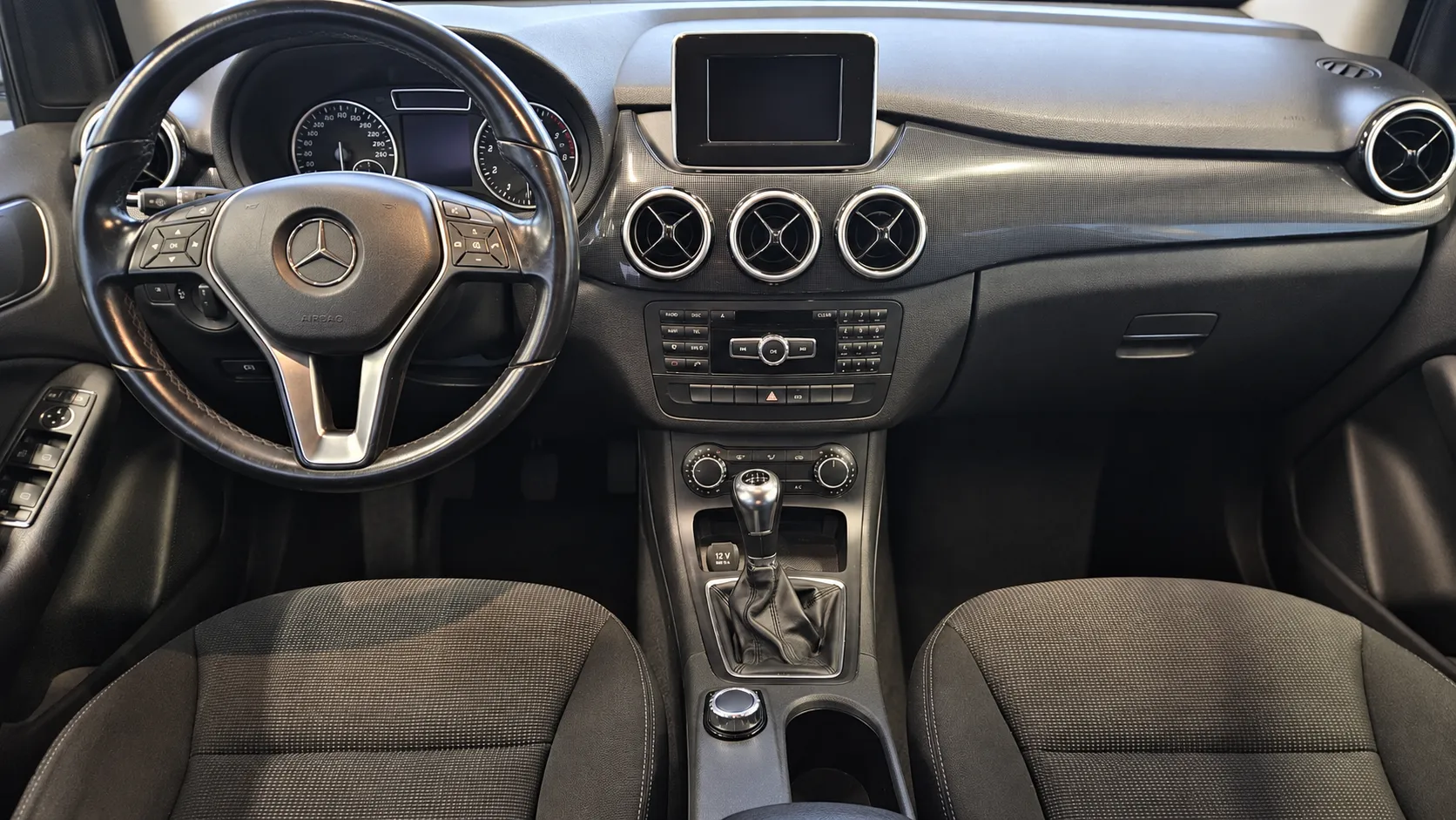Notranja slika - Mercedes-Benz B-Razred - B 180 - 5
